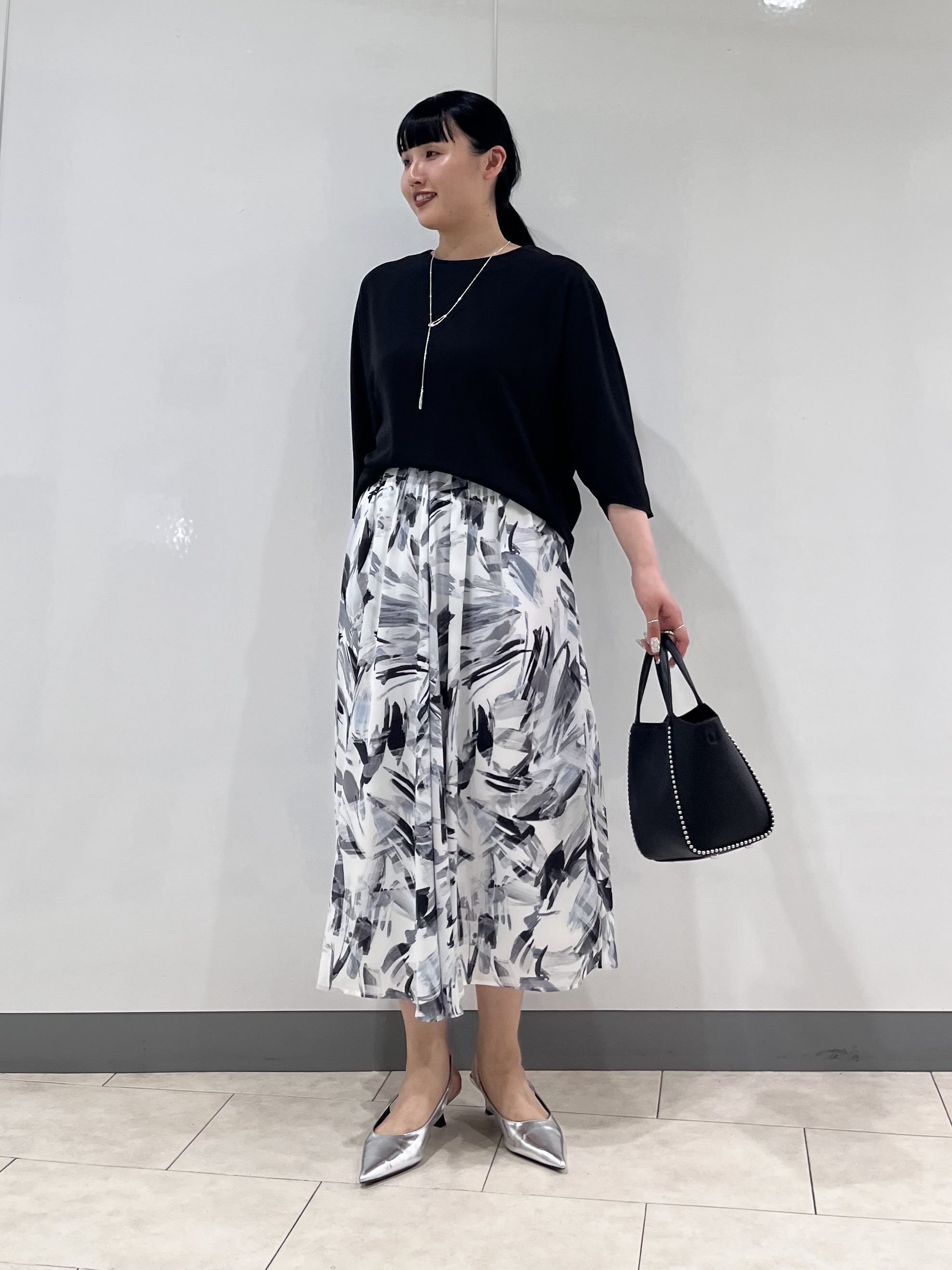 hasuさんの「INDIVI｜【さらに軽く軽快！／着る日傘】ドルマントップス」を使ったコーディネート