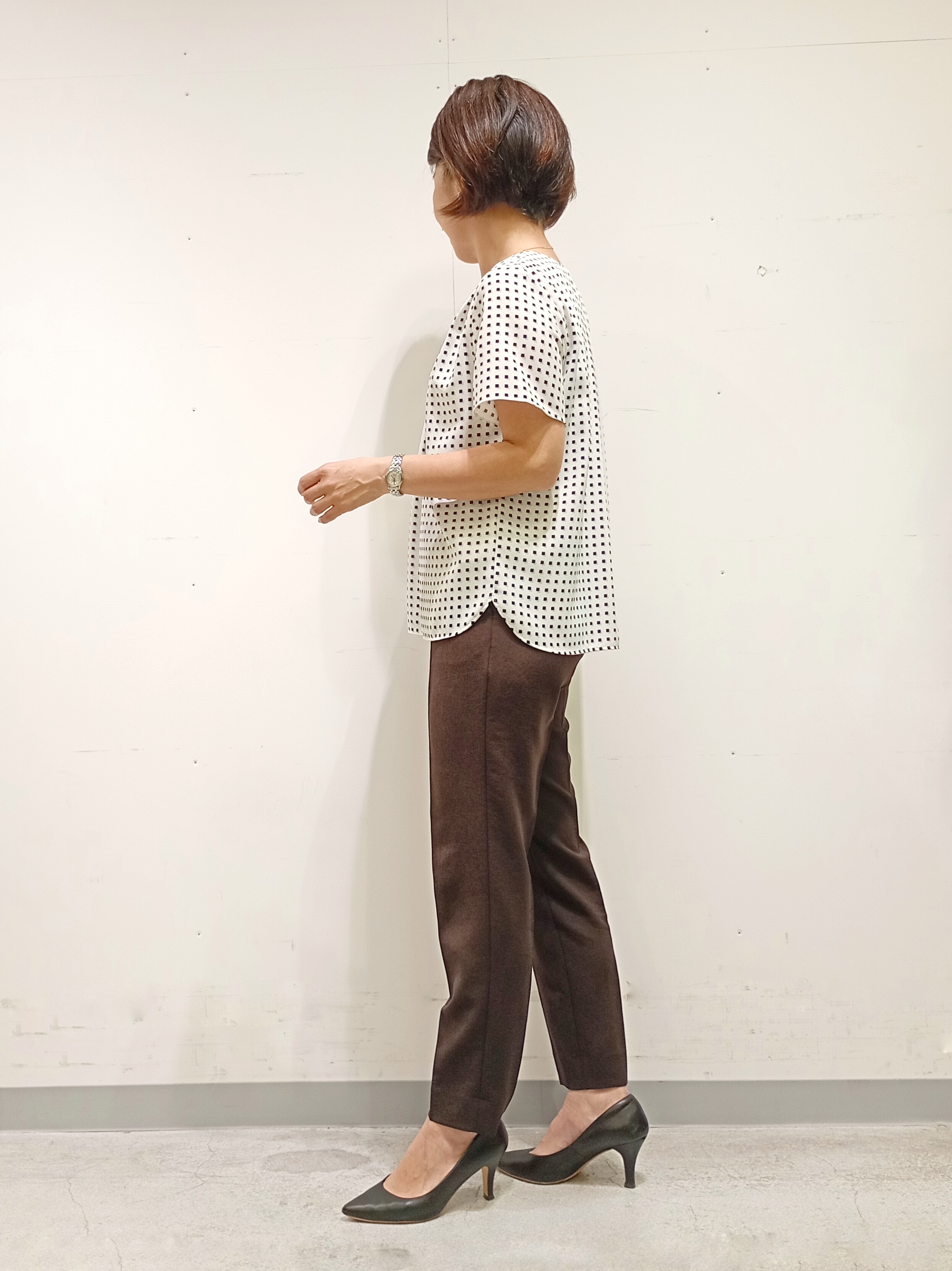 Kさんの「INDIVI｜【洗える／UVケア】幾何学柄＆無地 タックVネック 半袖ブラウス」を使ったコーディネート