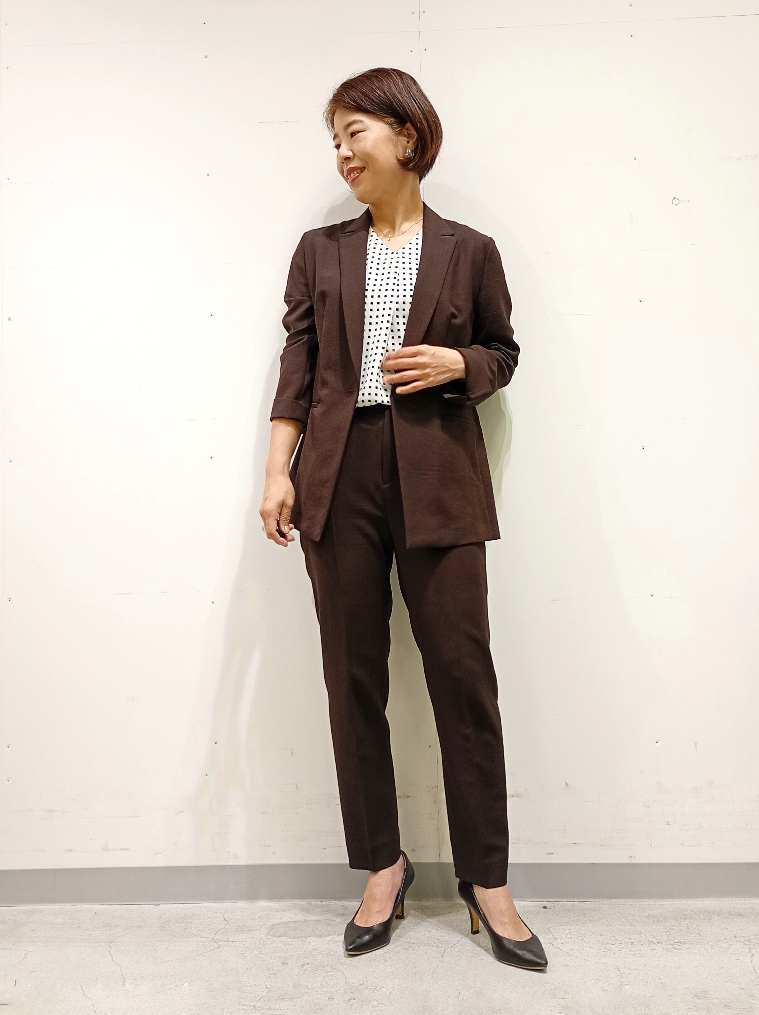 Kさんの「INDIVI｜【洗える／UVケア】幾何学柄＆無地 タックVネック 半袖ブラウス」を使ったコーディネート