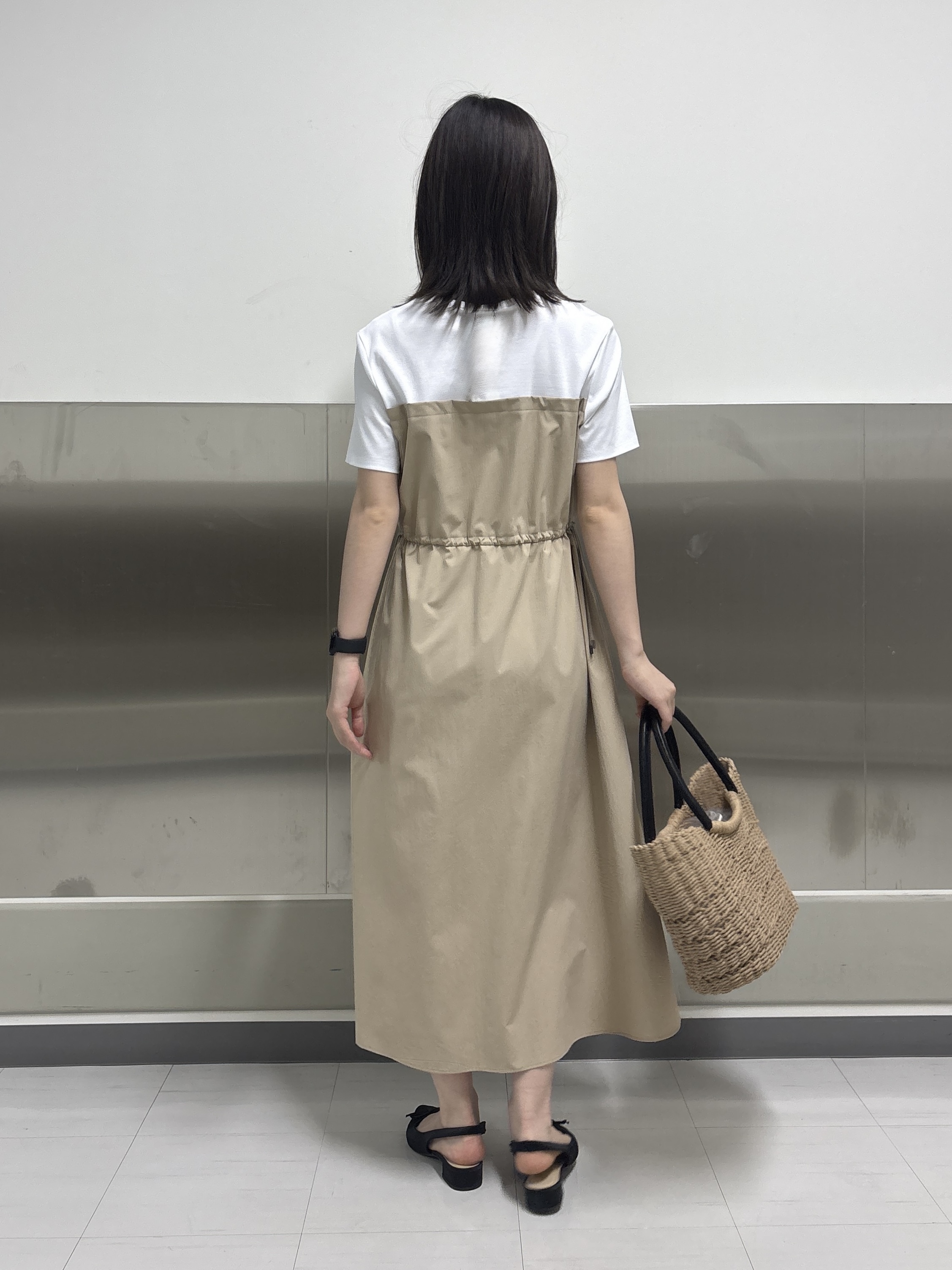 Yoshimiさんの「INDIVI｜【洗える／1枚でキマる／ドロスト付】ビスチェ風ドッキングTワンピース」を使ったコーディネート