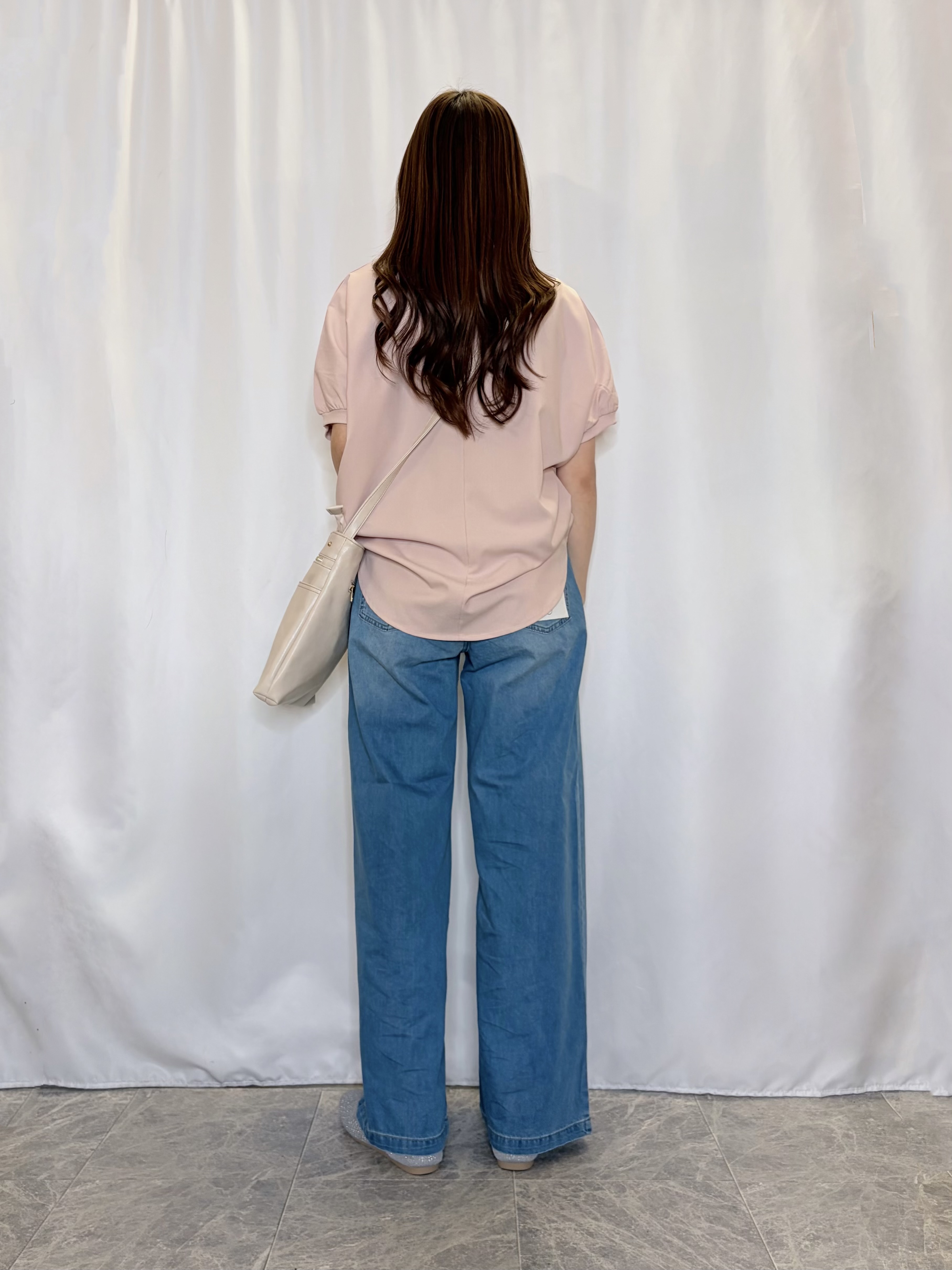 おうめさんの「SHOO･LA･RUE｜【ひんやり/洗濯後しわになりにくい】インせず着られる さらっとタッチのドルマンブラウス」を使ったコーディネート