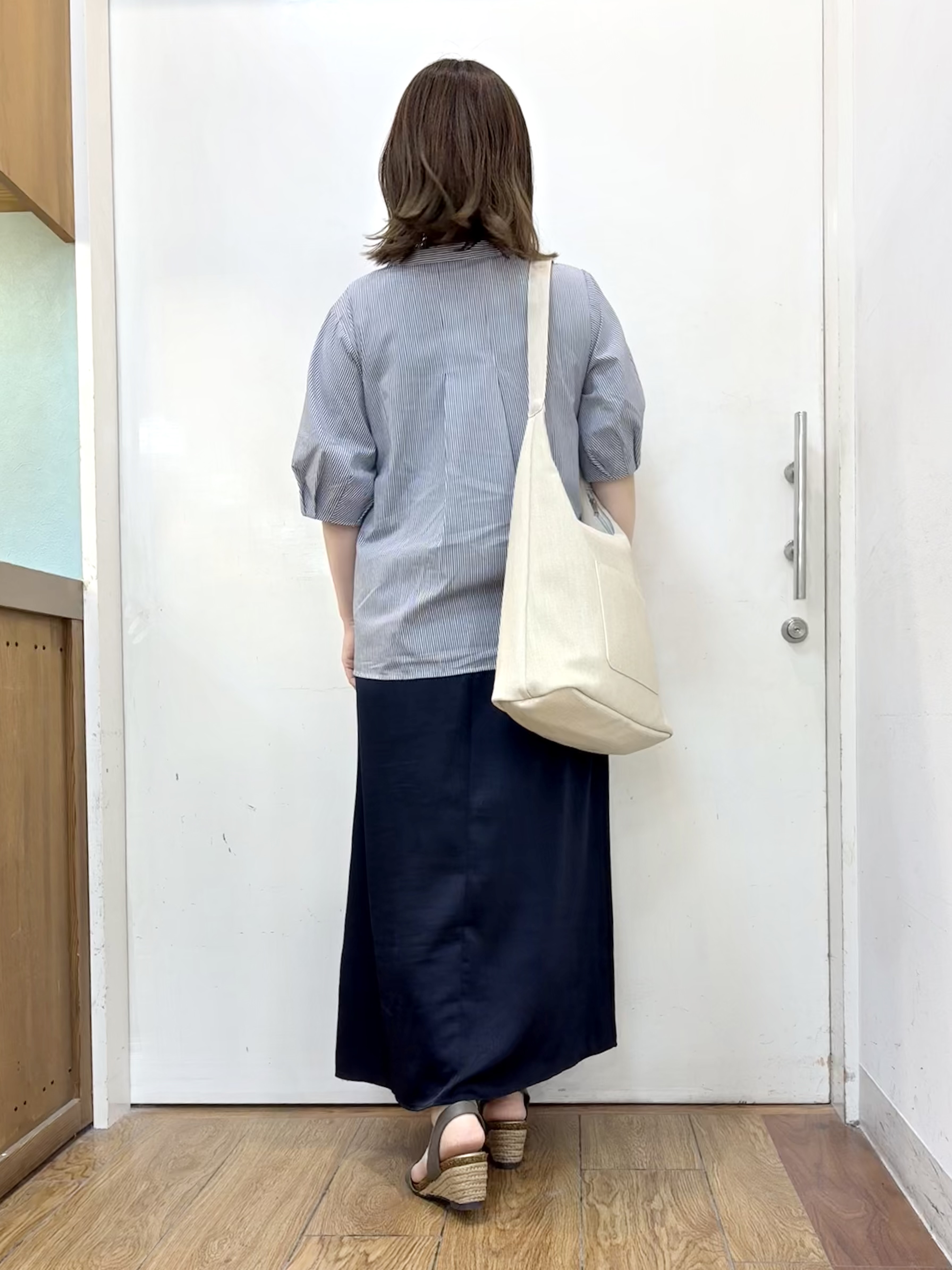 だいわさんの「SHOO･LA･RUE｜【高レビュー/洗濯後しわになりにくい/インせず着られる】自然に体型カバー 麻調ペプラムブラウス」を使ったコーディネート