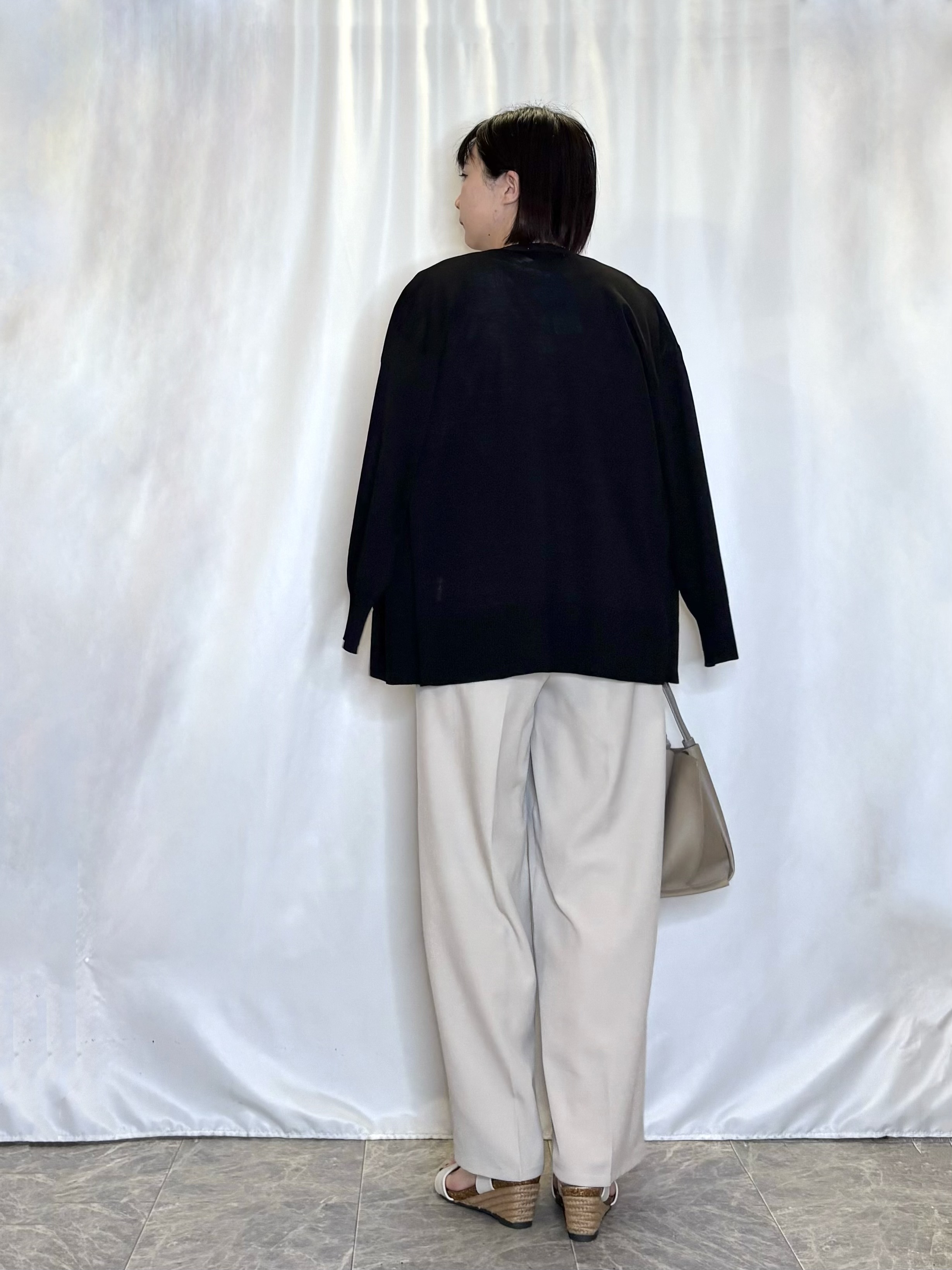 ネリさんの「SHOO･LA･RUE｜【洗濯機可/ひんやり/UV】さらっとしたタッチが心地よい ミドルカーディガン」を使ったコーディネート