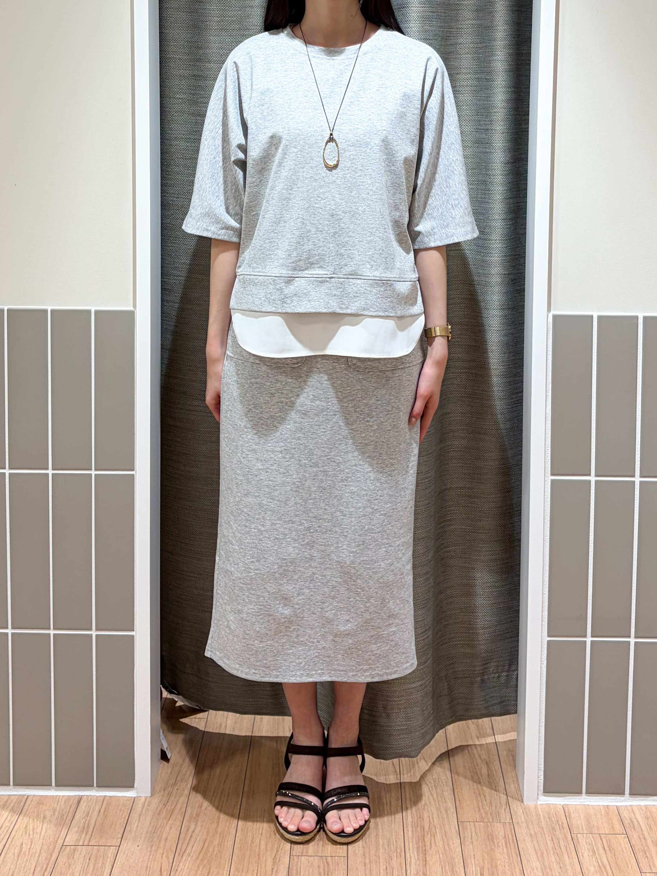 Kotoさんの「grove｜【貴島明日香さん着用／イージーケア／接触冷感】麻混スタンドギャザーシャツ」を使ったコーディネート