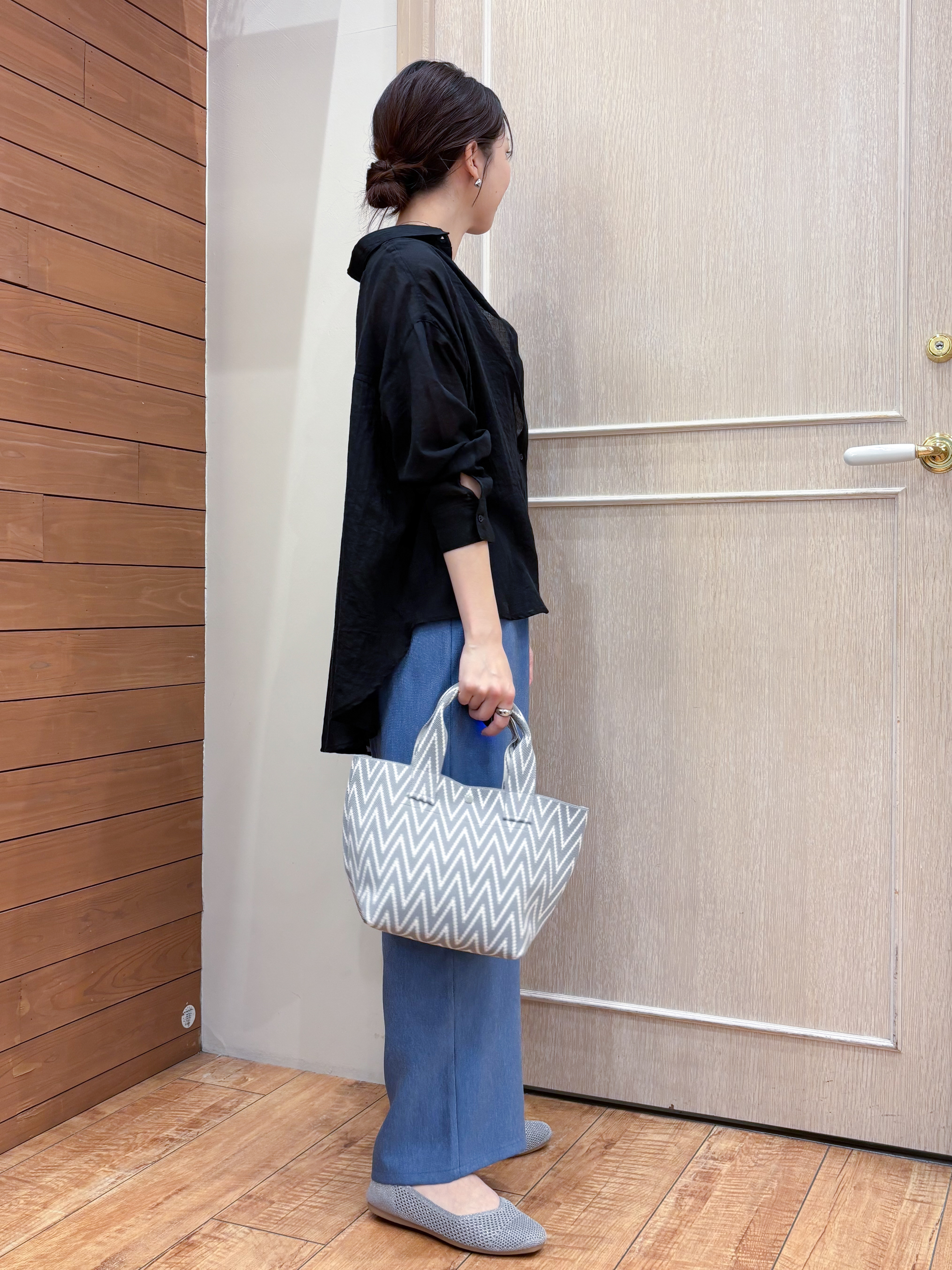 なみさんの「SHOO･LA･RUE｜【体型カバー】ふんわり質感 やわらかこなれシアーシャツ」を使ったコーディネート
