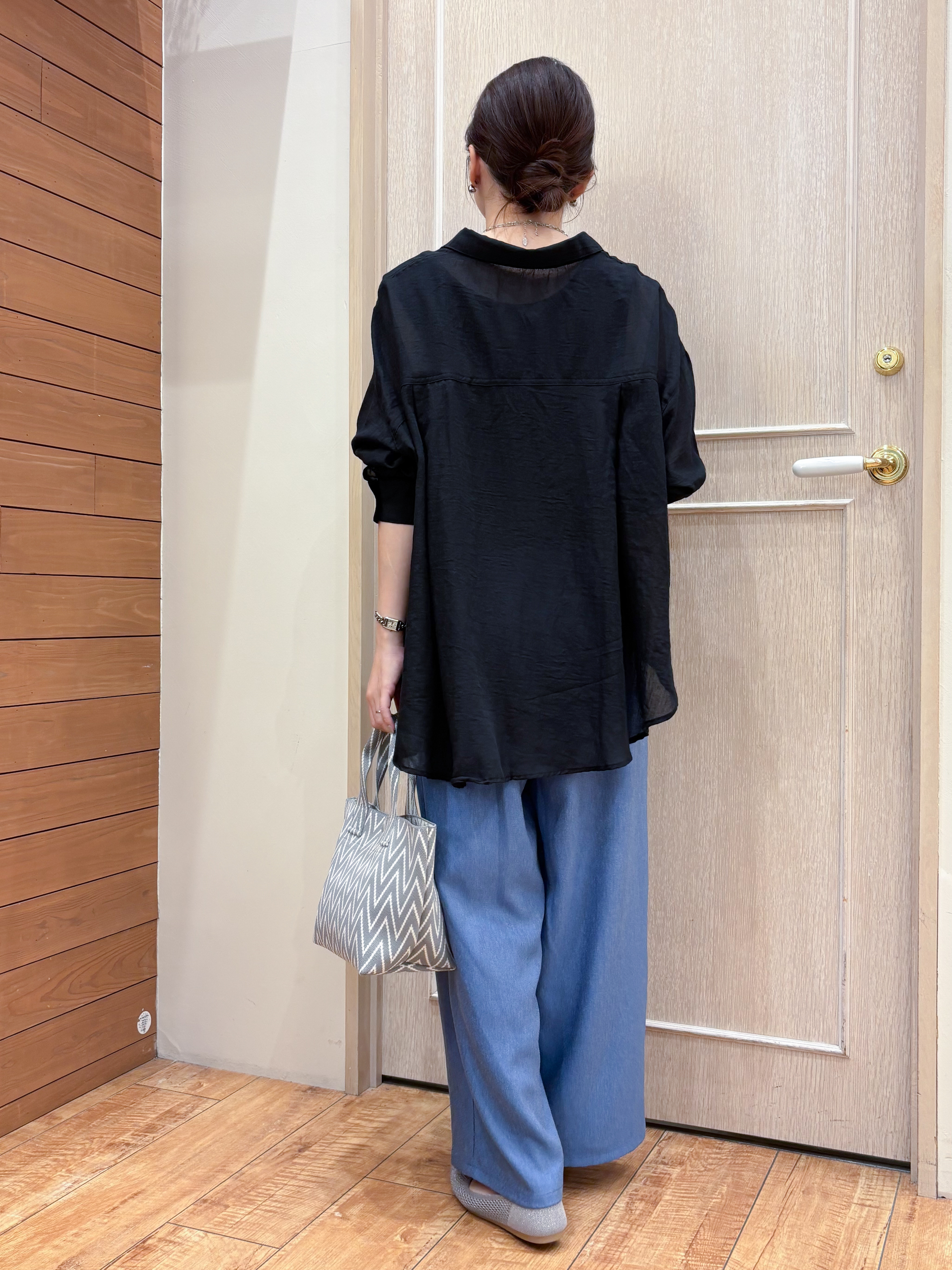 なみさんの「SHOO･LA･RUE｜【体型カバー】ふんわり質感 やわらかこなれシアーシャツ」を使ったコーディネート