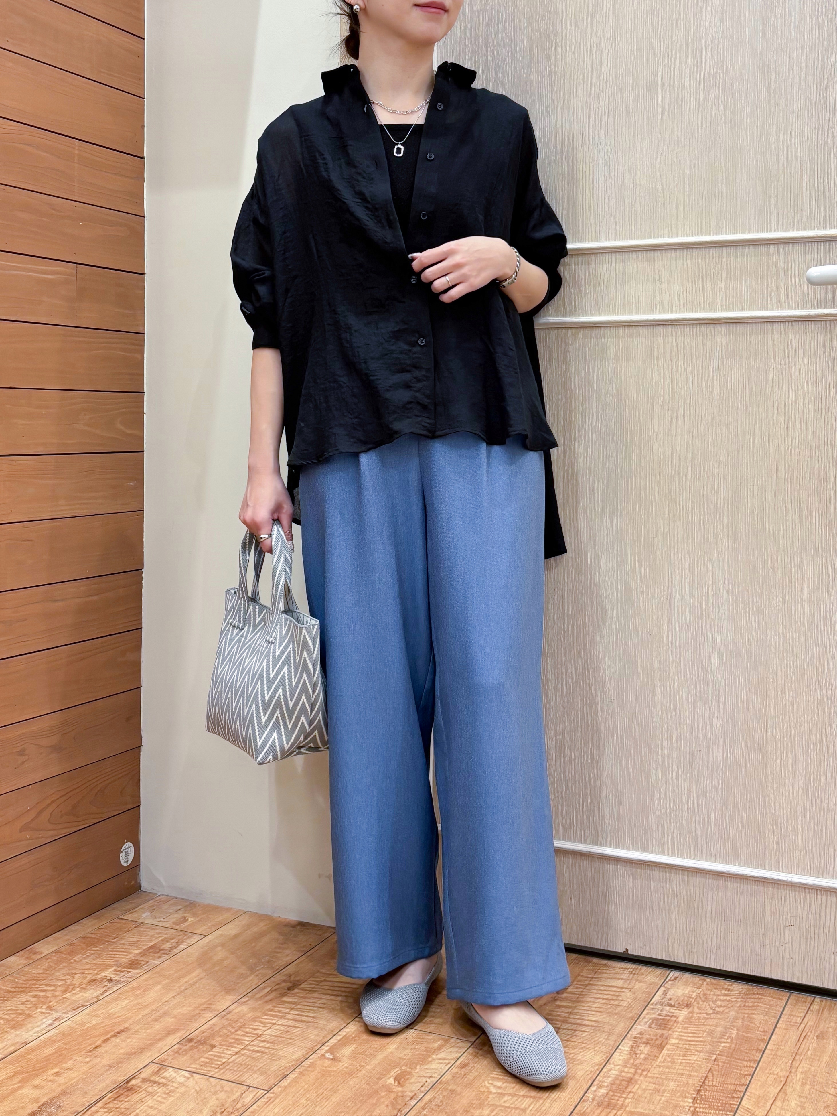 なみさんの「SHOO･LA･RUE｜【体型カバー】ふんわり質感 やわらかこなれシアーシャツ」を使ったコーディネート