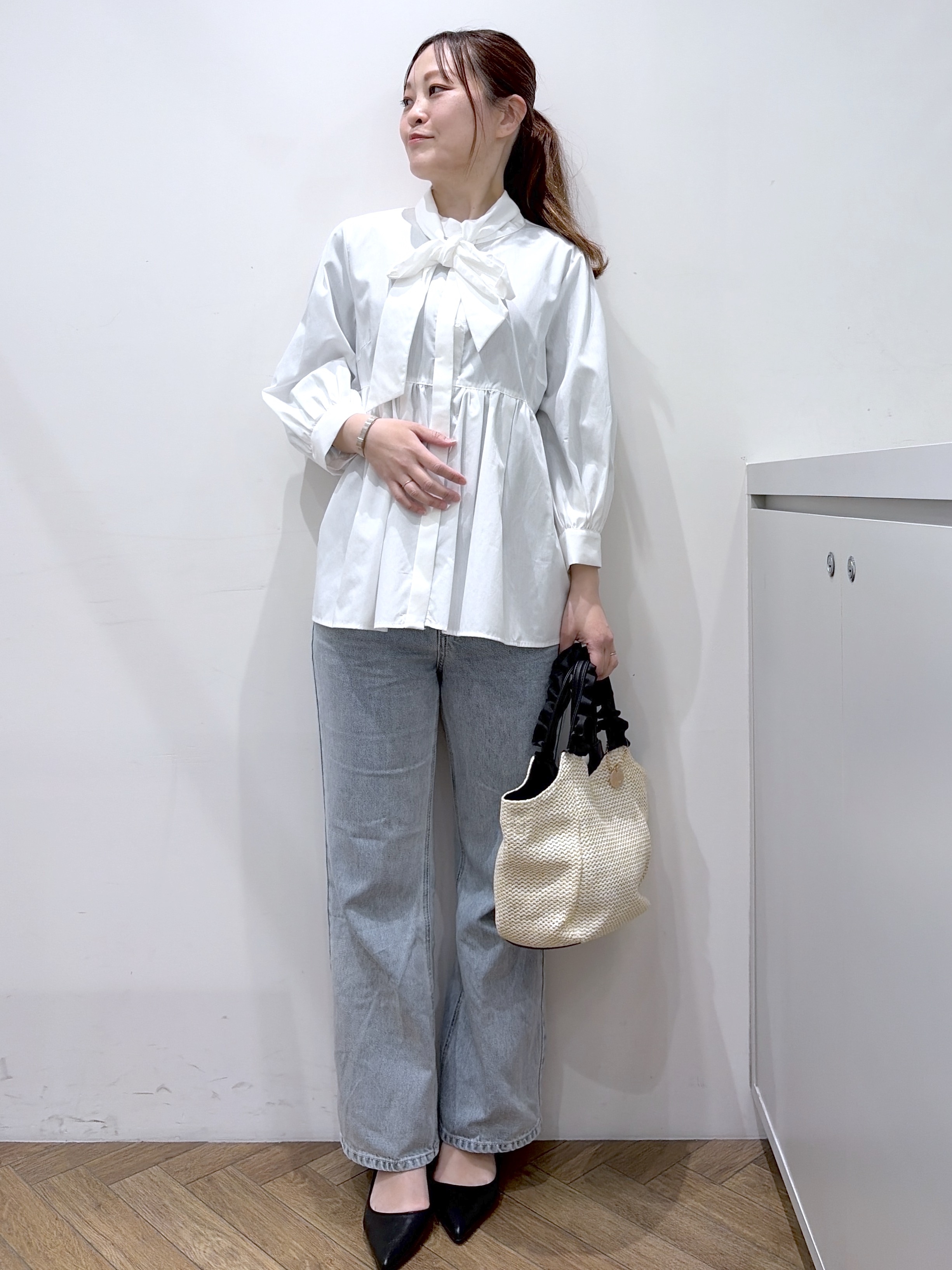 Junさんの「index｜ペプラムブラウス／ボウタイ取り外し可【洗濯機OK／イージーアイロン／防シワ】《XS～LL／8col》」を使ったコーディネート