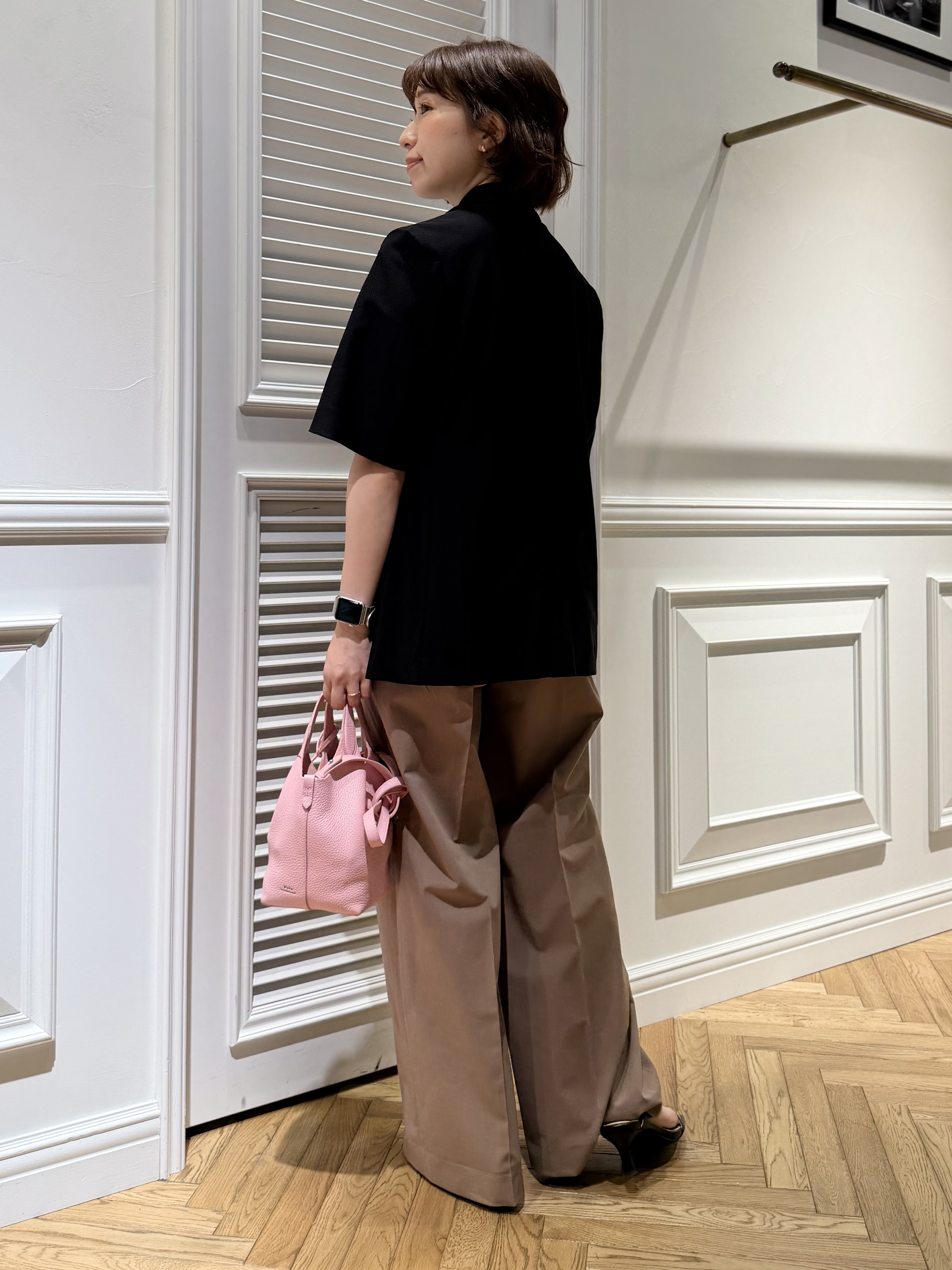 つじ まこさんの「DRESSTERIOR｜【接触冷感/UVカット/ウォッシャブル】エアトールハーフスリーブダブルジャケット」を使ったコーディネート