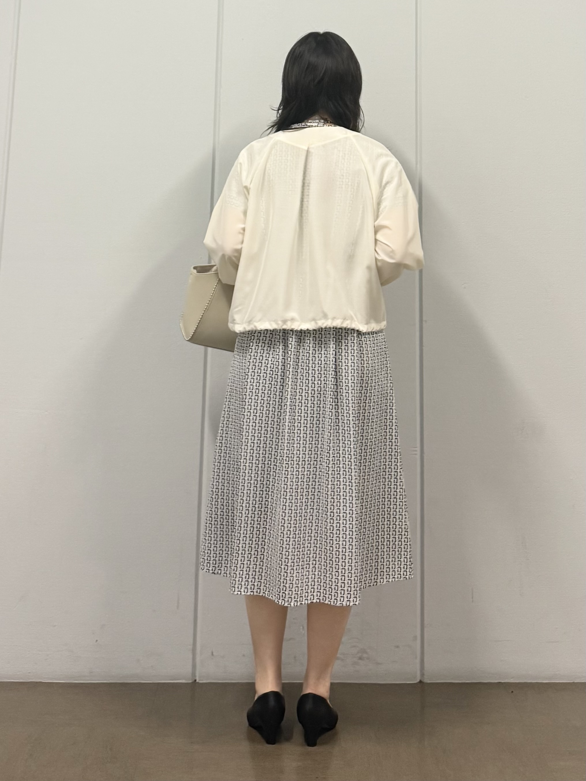 mizukiさんの「INDIVI｜【洗える／大人シアー】エアリー バルーンブルゾン」を使ったコーディネート