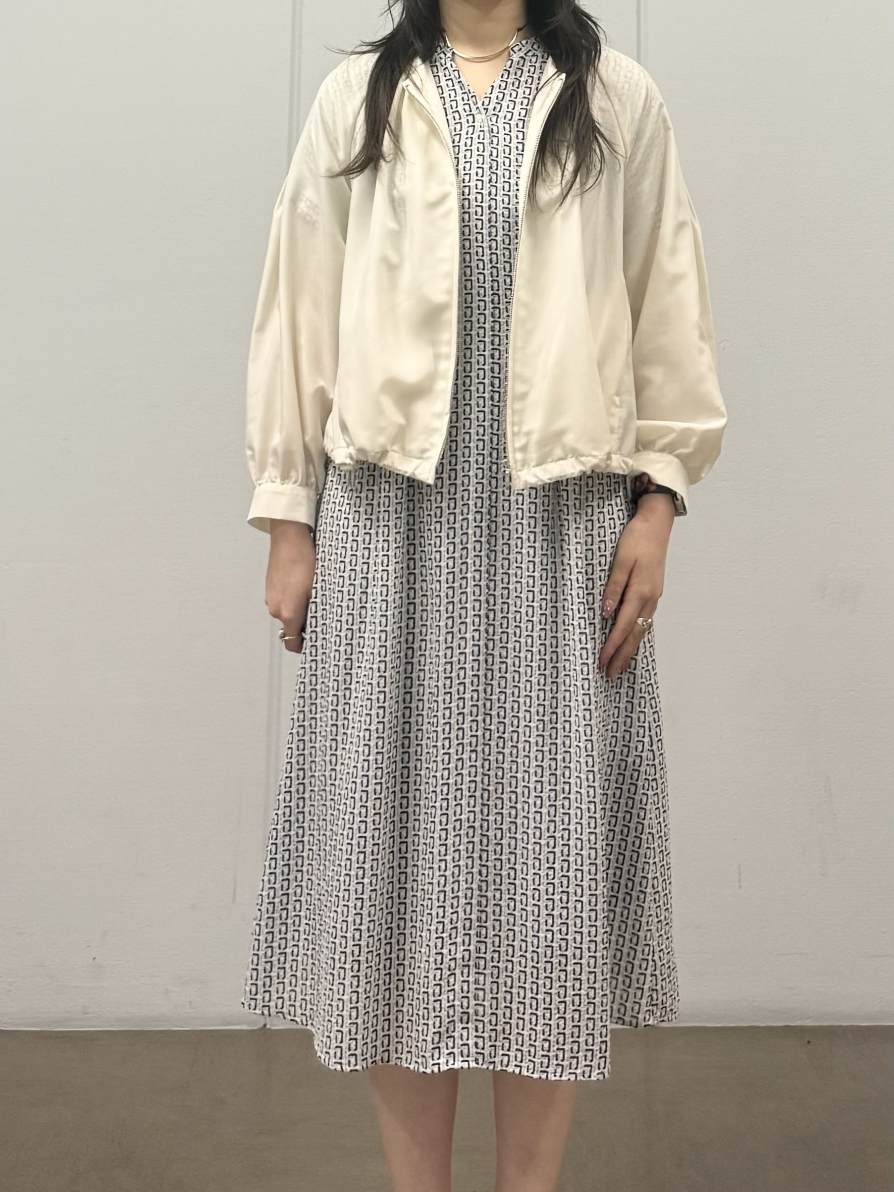 mizukiさんの「INDIVI｜【洗える／大人シアー】エアリー バルーンブルゾン」を使ったコーディネート