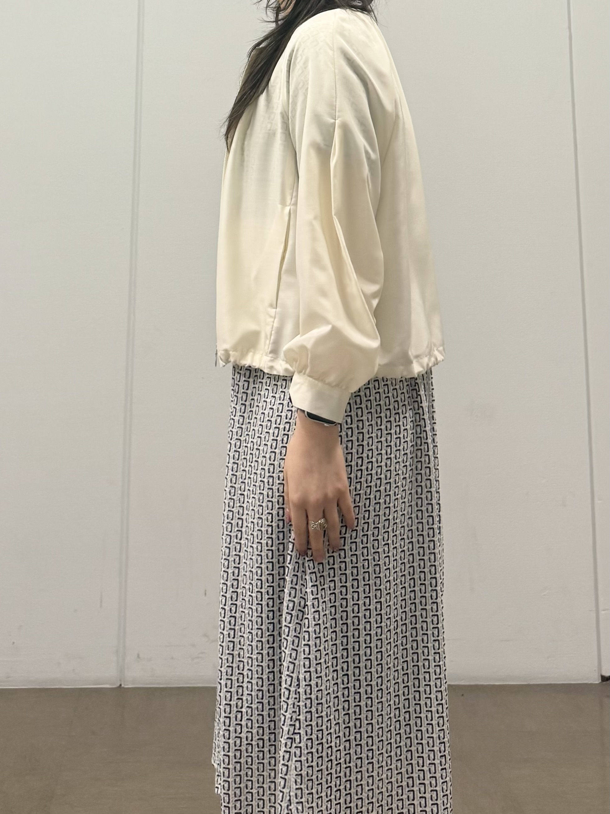 mizukiさんの「INDIVI｜【洗える／大人シアー】エアリー バルーンブルゾン」を使ったコーディネート