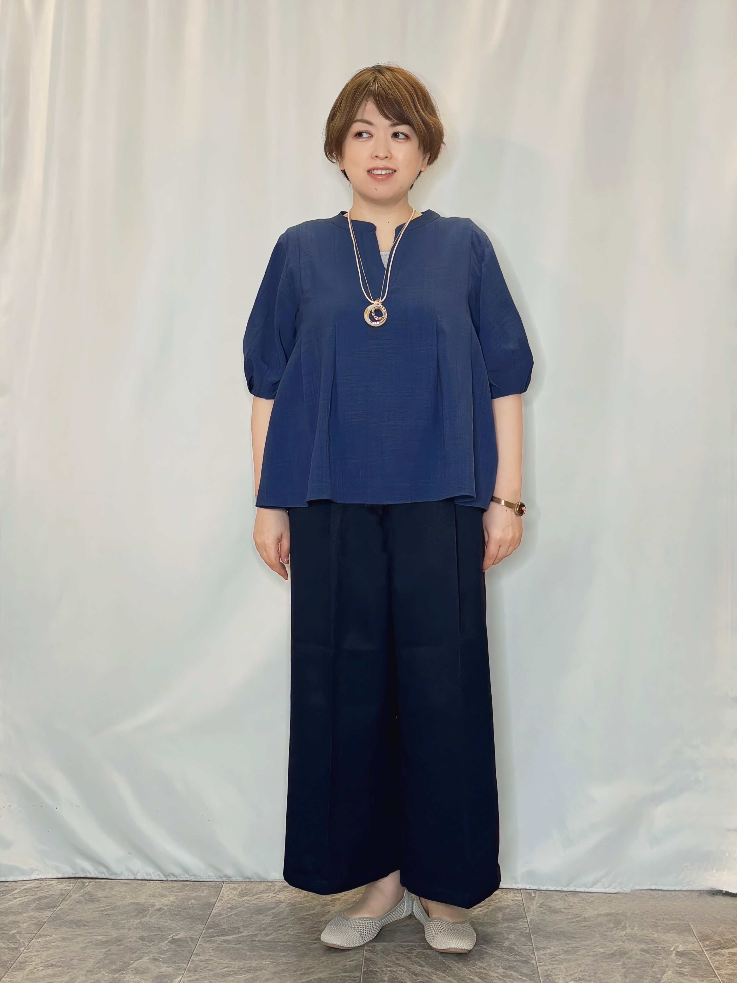 たみさんの「SHOO･LA･RUE｜【洗濯機可/ひんやり/UV】さらっとしたタッチが心地よい ショート丈 Vネックカーディガン」を使ったコーディネート