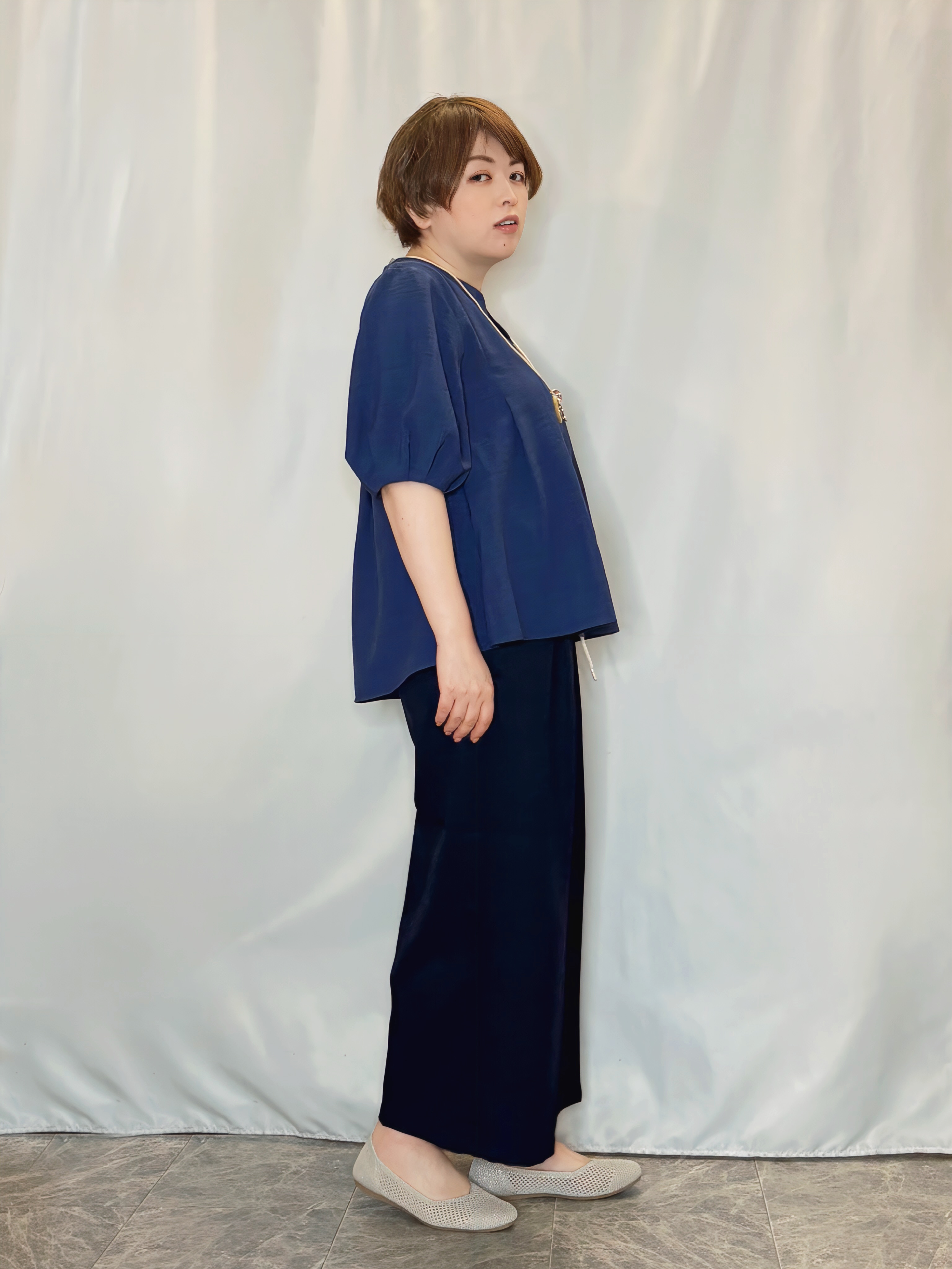 たみさんの「SHOO･LA･RUE｜【洗濯機可/ひんやり/UV】さらっとしたタッチが心地よい ショート丈 Vネックカーディガン」を使ったコーディネート