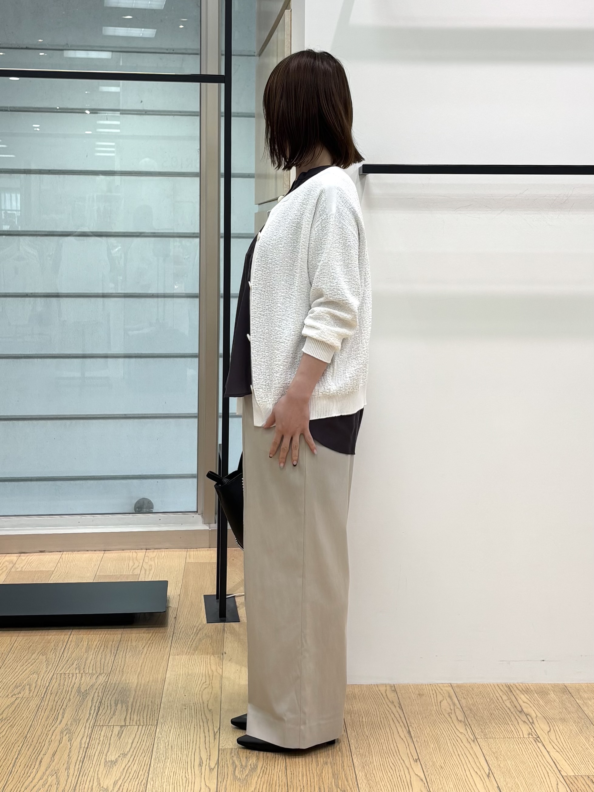 asamiさんの「INDIVI｜【接触冷感/洗える】シアーシャンブレーピンタックブラウス」を使ったコーディネート