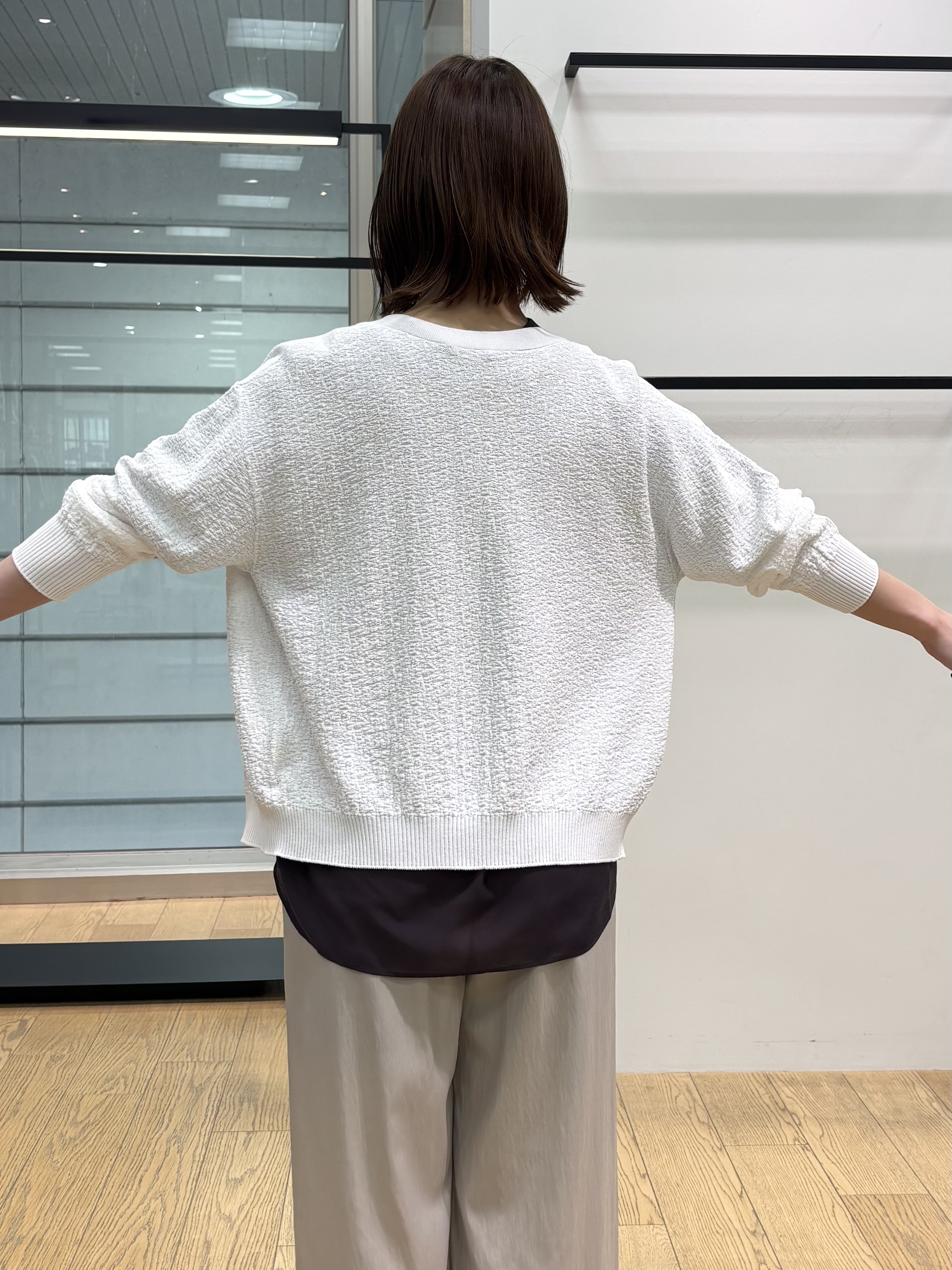 asamiさんの「INDIVI｜【接触冷感/洗える】シアーシャンブレーピンタックブラウス」を使ったコーディネート