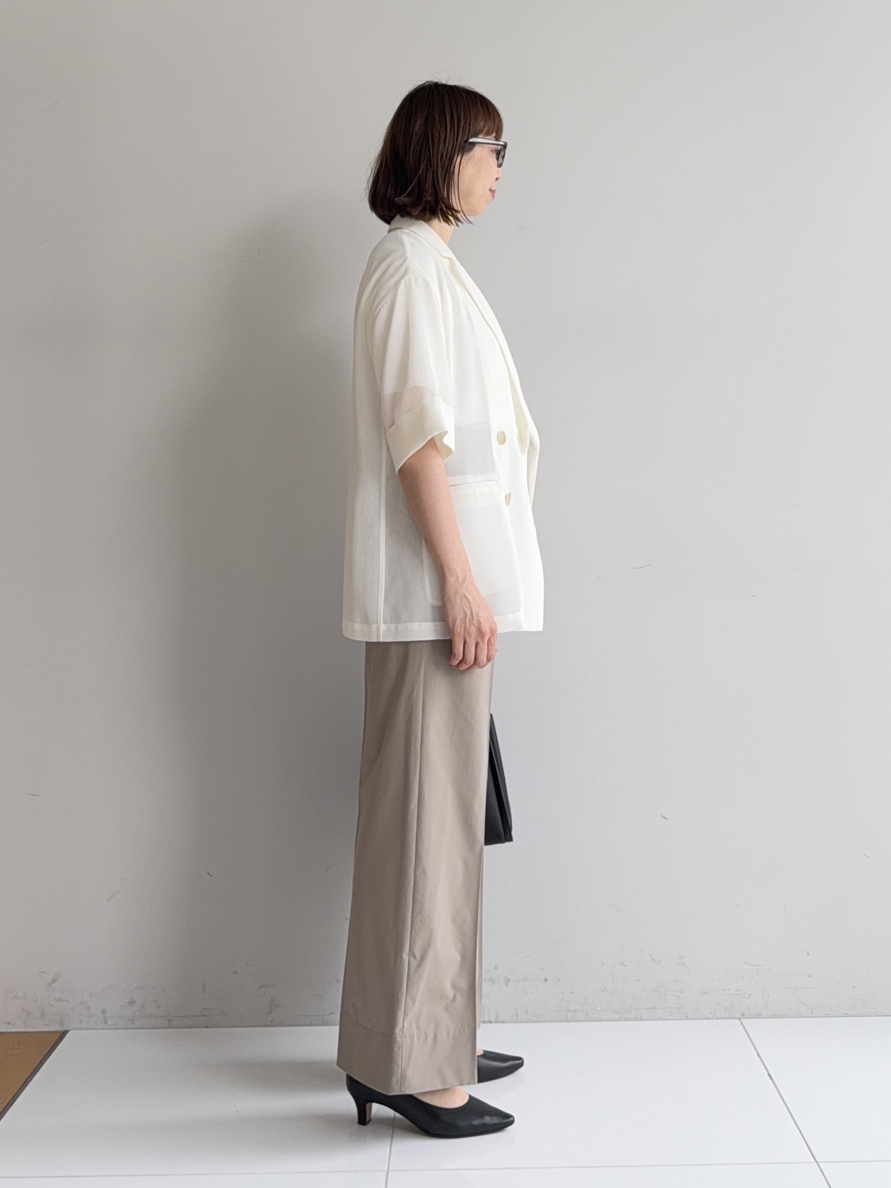 murayamaさんの「INDIVI｜【撥水／UVケア／SETUP可能】軽量ベルト付ワイドストレートパンツ」を使ったコーディネート