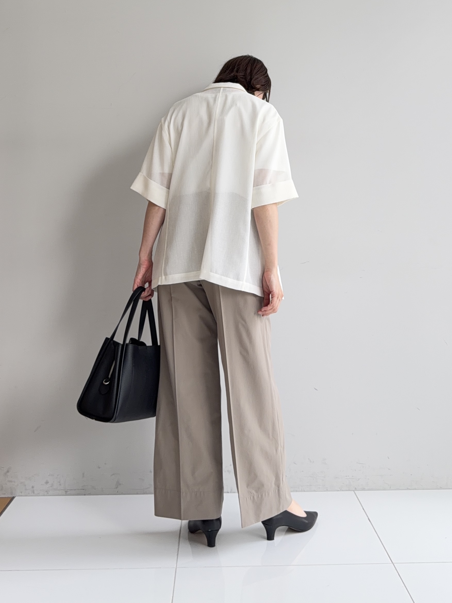 murayamaさんの「INDIVI｜【撥水／UVケア／SETUP可能】軽量ベルト付ワイドストレートパンツ」を使ったコーディネート