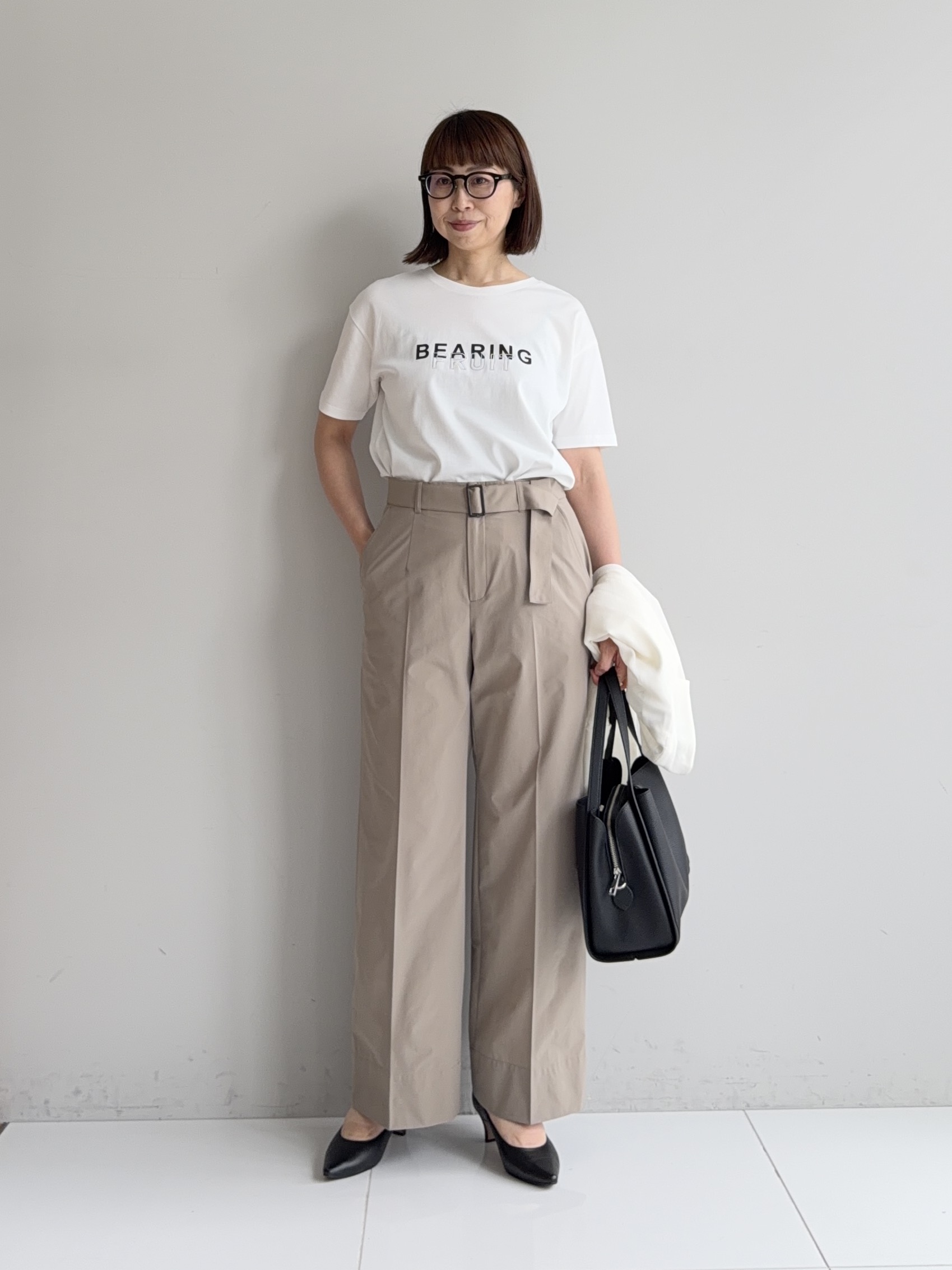 murayamaさんの「INDIVI｜【撥水／UVケア／SETUP可能】軽量ベルト付ワイドストレートパンツ」を使ったコーディネート