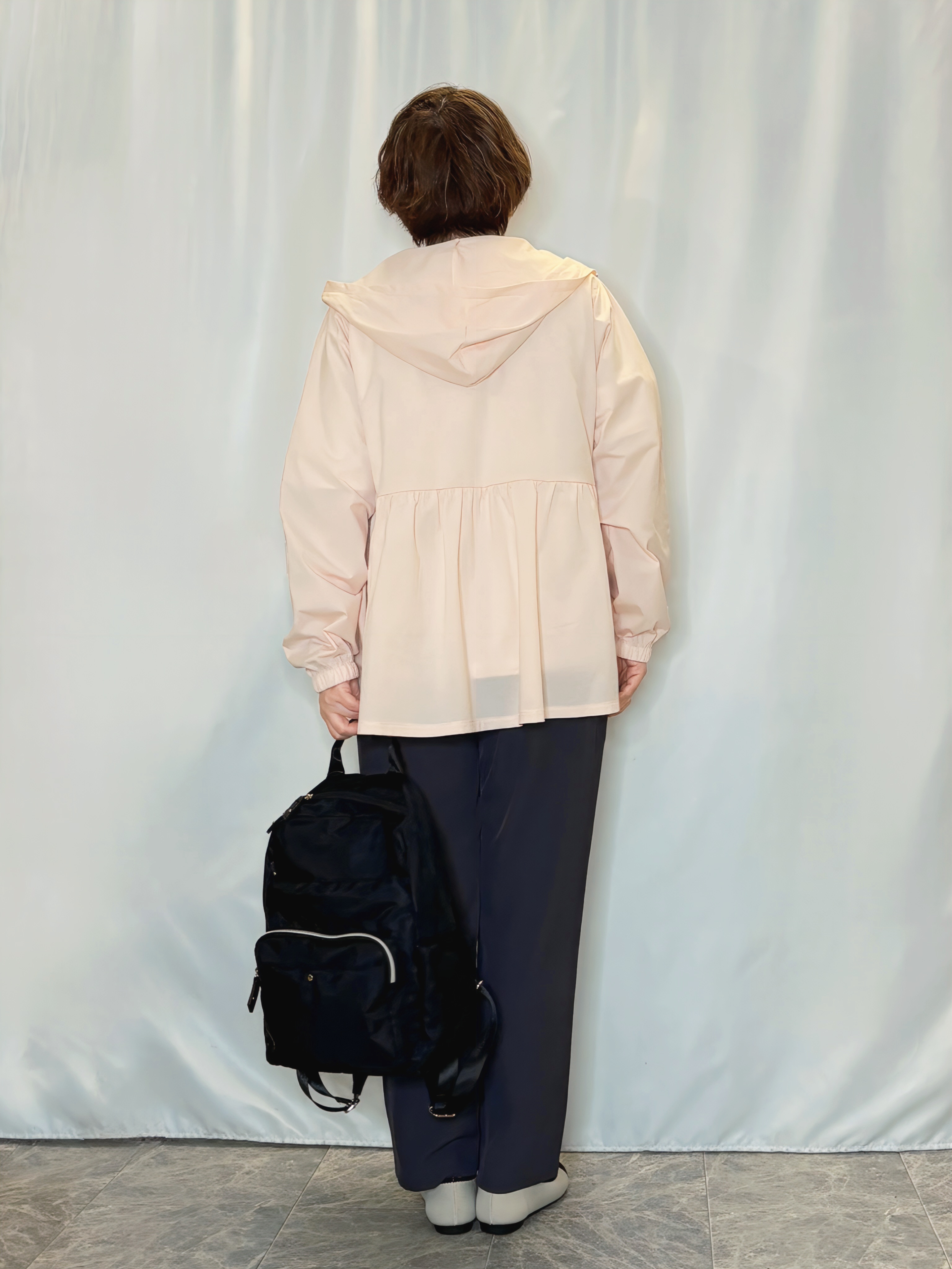 たみさんの「SHOO･LA･RUE｜【ひんやり/S-LL/体型カバー】ペプラムフリルとゴールドパーツが女性らしい UVパーカ」を使ったコーディネート