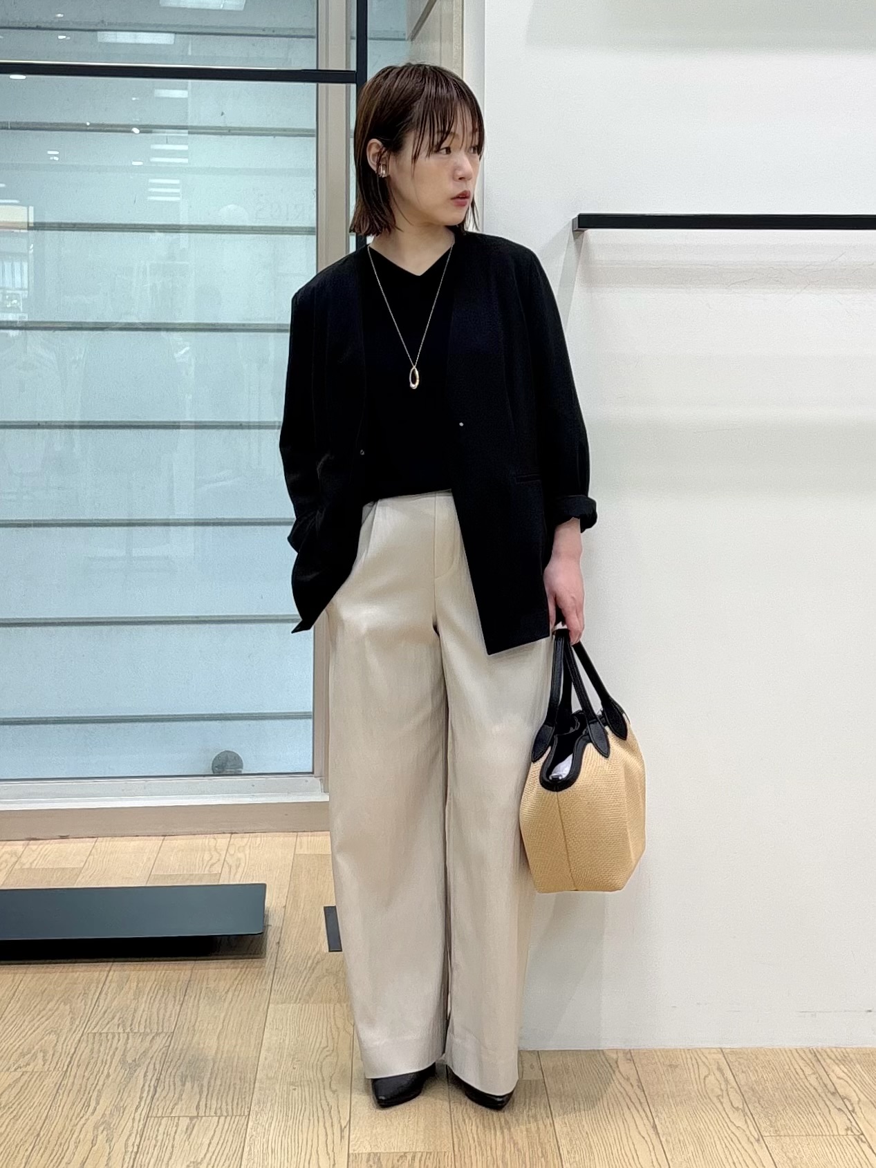 asamiさんの「INDIVI｜【洗える／袖丈調整可能】シャツコンビニット」を使ったコーディネート