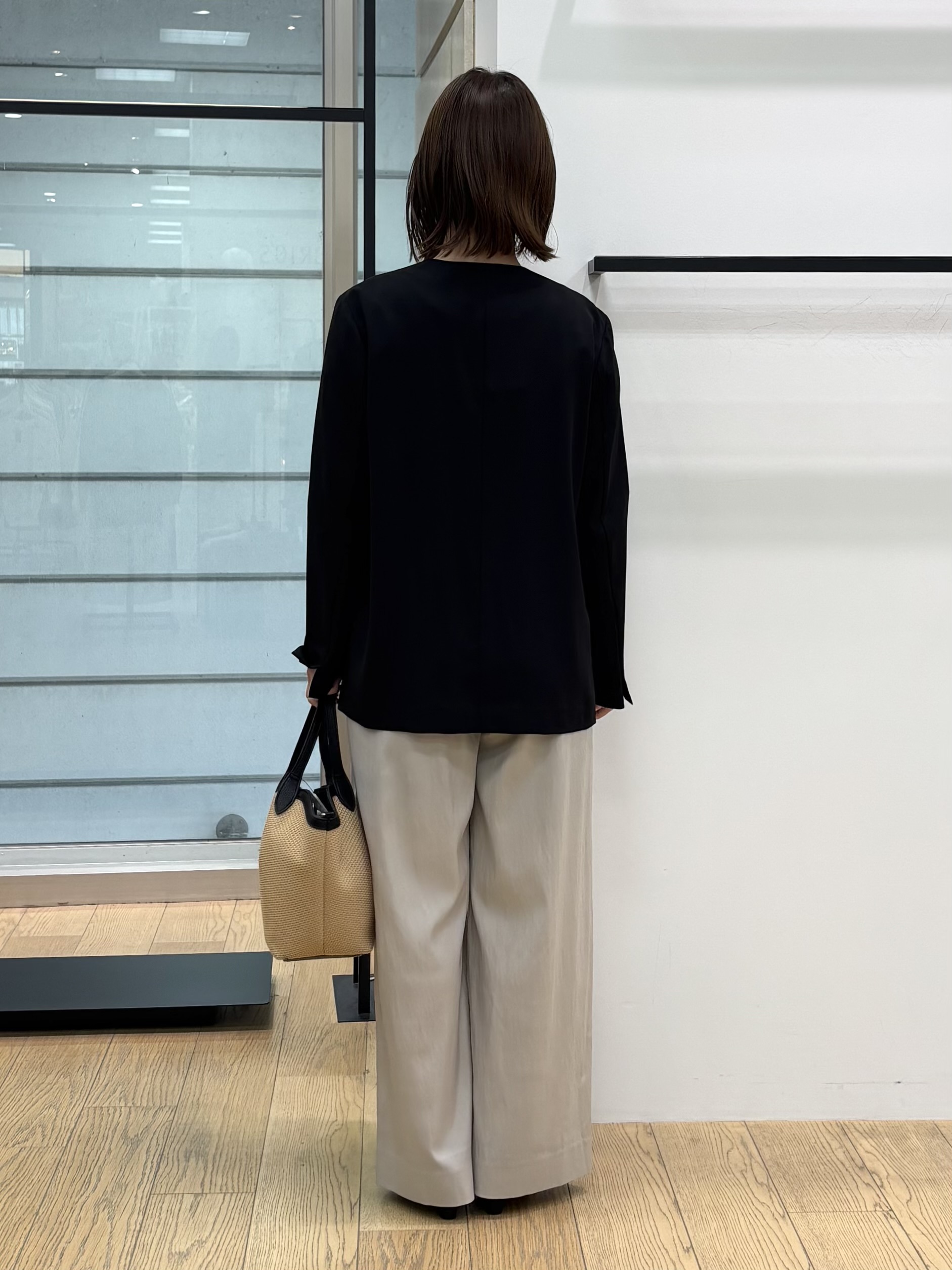 asamiさんの「INDIVI｜【洗える／袖丈調整可能】シャツコンビニット」を使ったコーディネート