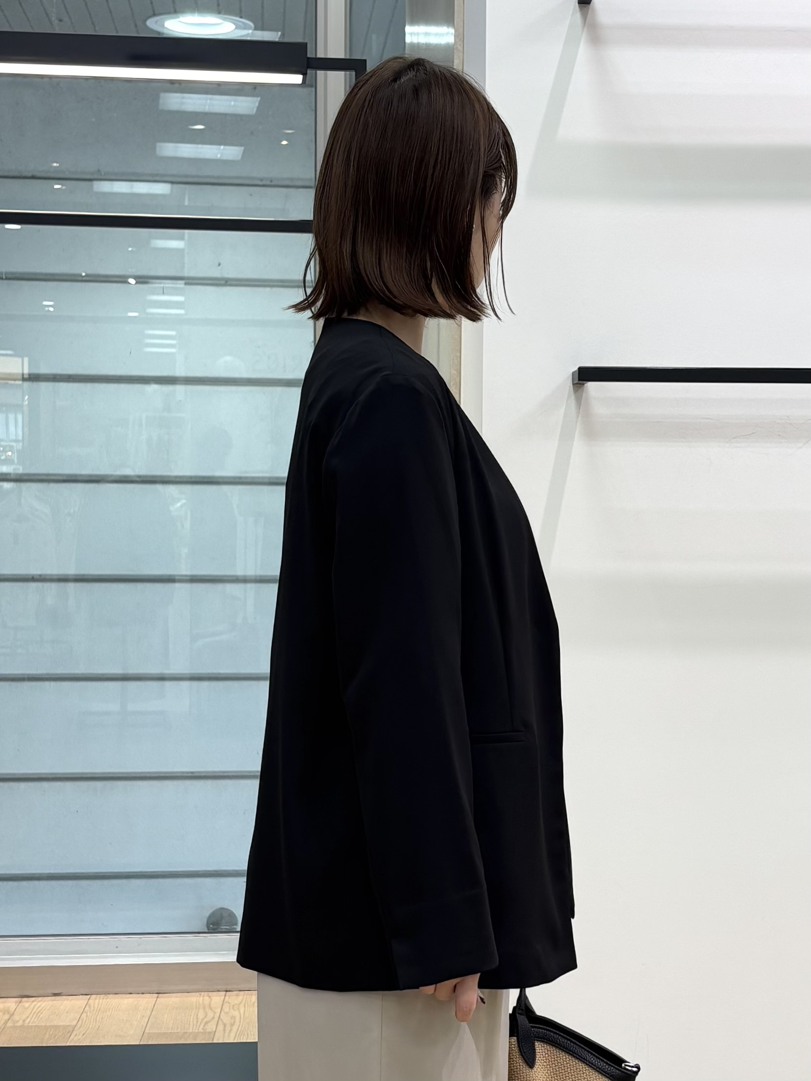 asamiさんの「INDIVI｜【洗える／袖丈調整可能】シャツコンビニット」を使ったコーディネート