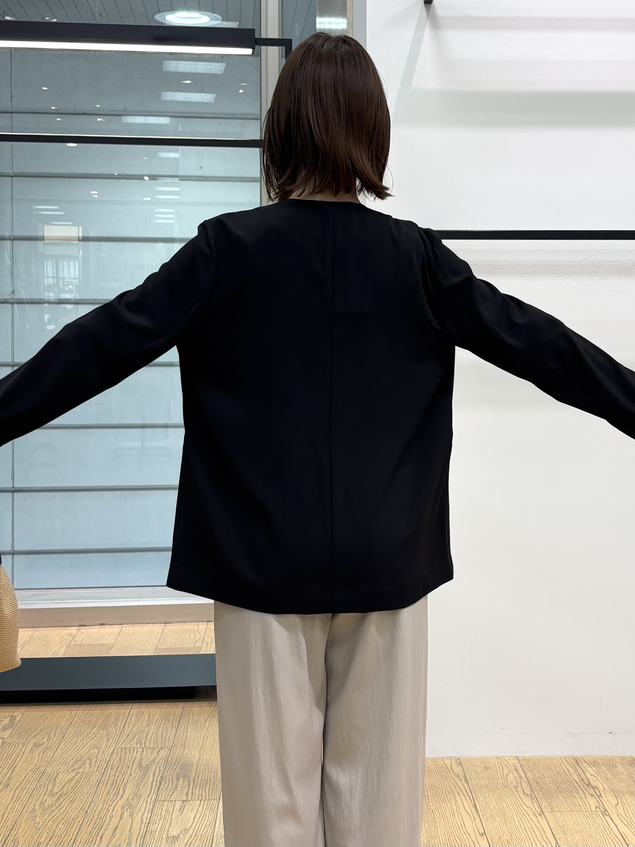asamiさんの「INDIVI｜【洗える／袖丈調整可能】シャツコンビニット」を使ったコーディネート