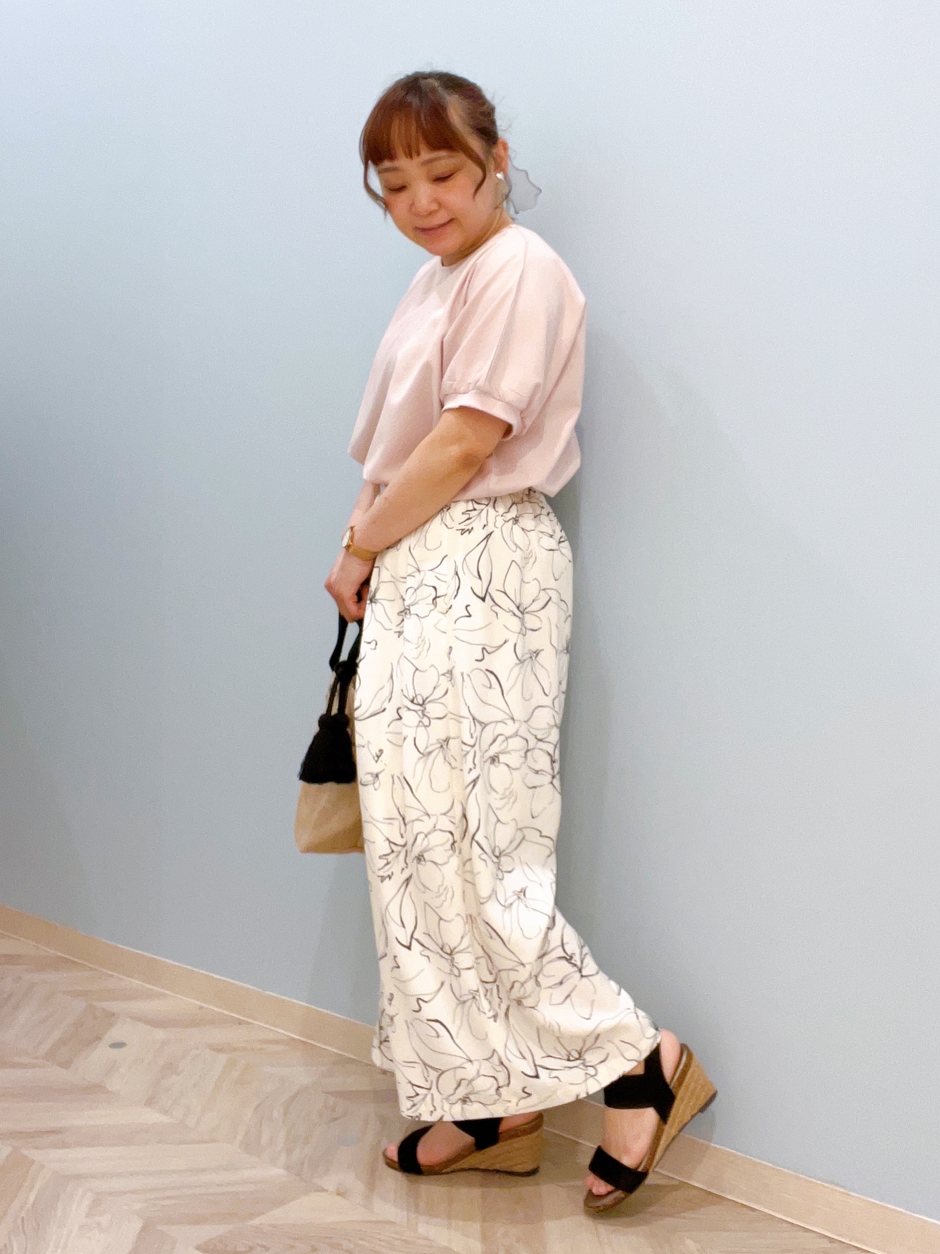 kitaさんの「SHOO･LA･RUE｜【ひんやり/洗濯後しわになりにくい】インせず着られる さらっとタッチのドルマンブラウス」を使ったコーディネート