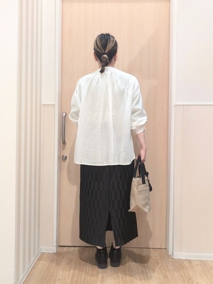 あさんの「SHOO･LA･RUE｜【S-LL/体型カバー/Aライン】身体のラインを拾いにくい シアーシャツカーディガン」を使ったコーディネート