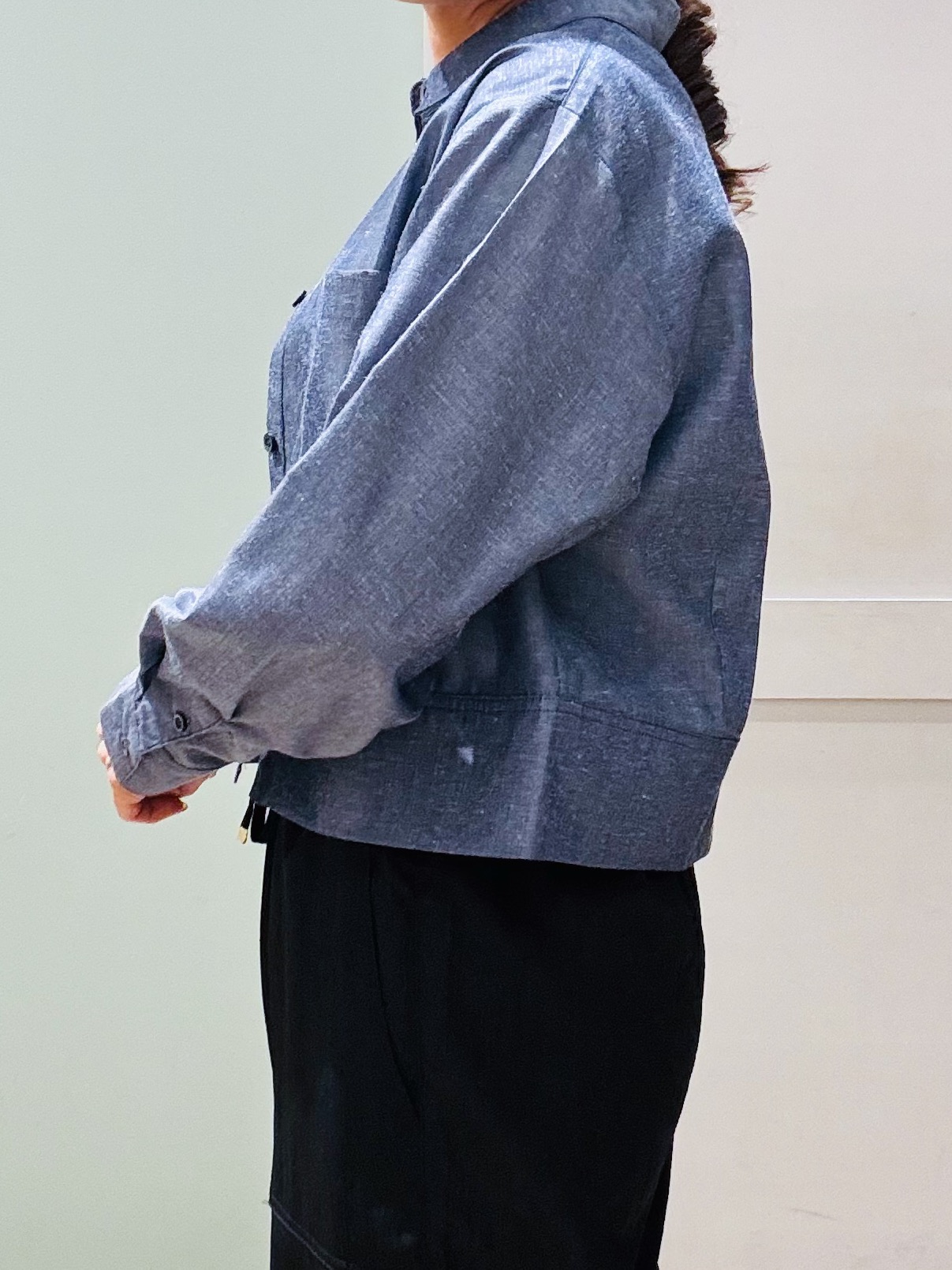 Komi☆さんの「grove｜【貴島明日香さん着用／イージーケア／接触冷感】麻混クロップドシャツ」を使ったコーディネート