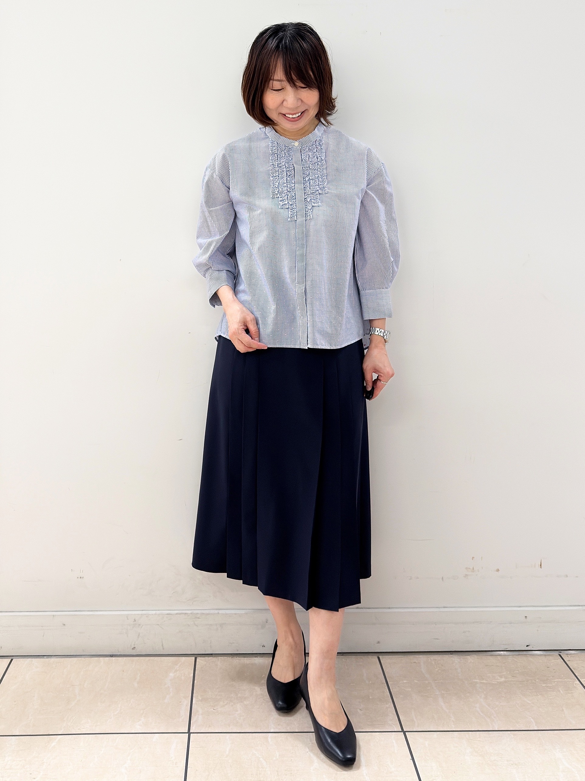 KIKIさんの「Reflect｜【接触冷感】八分袖フロントフリルブラウス」を使ったコーディネート