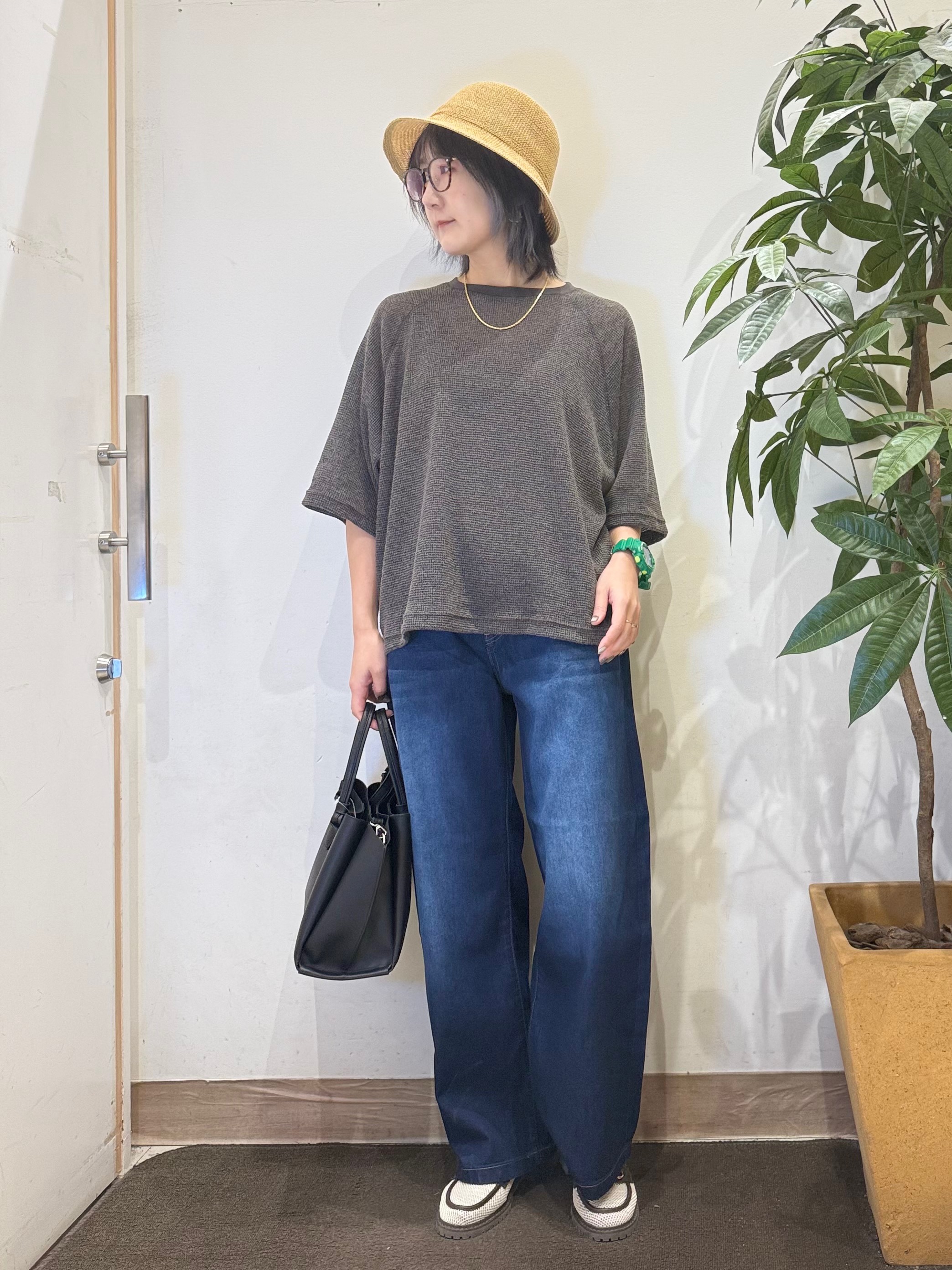 misakiさんの「SHOO･LA･RUE｜【S-LL】シアーワッフル ラグラン5分袖ゆるTシャツ」を使ったコーディネート