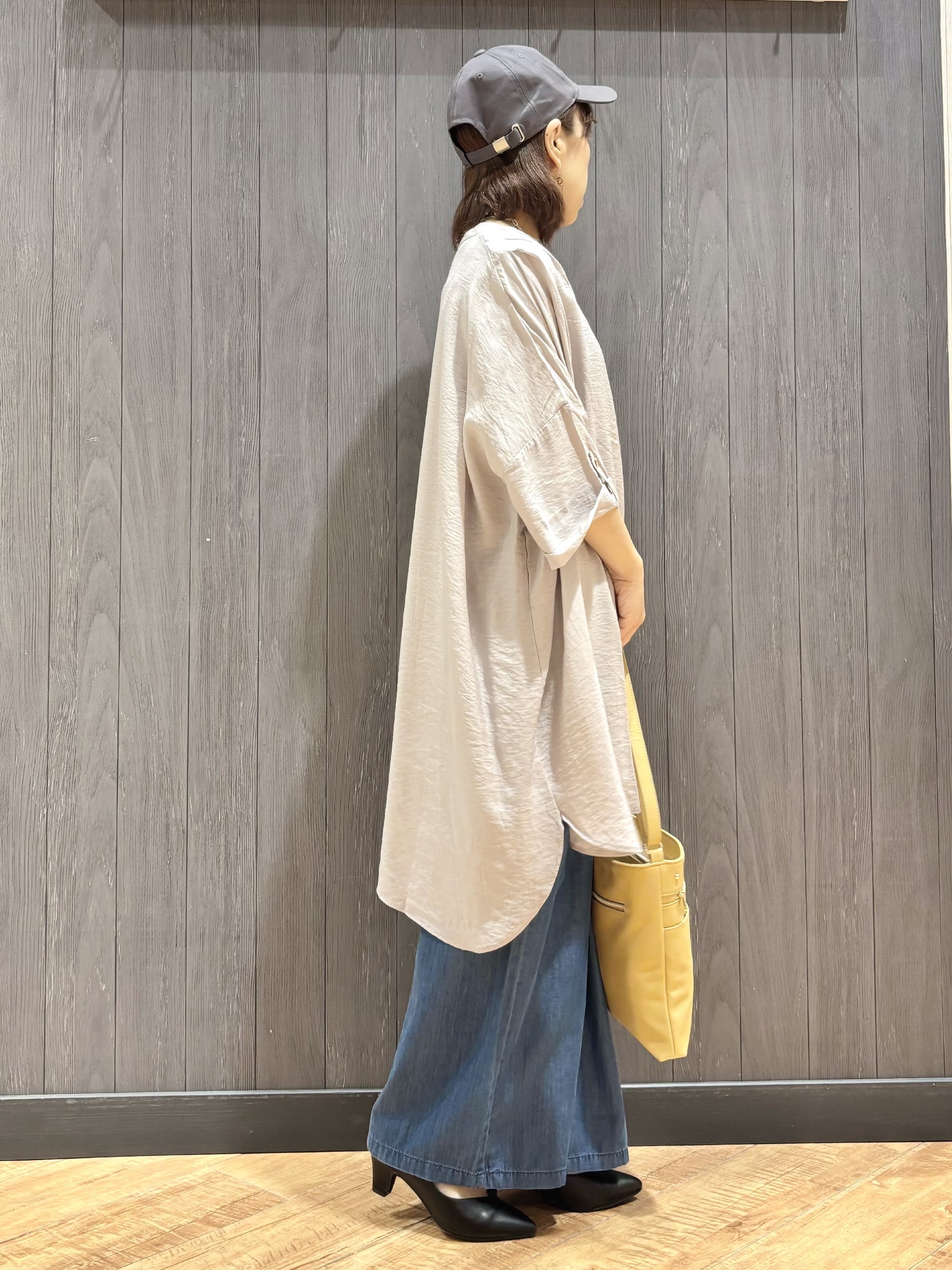 meiさんの「SHOO･LA･RUE｜【ひんやり/S-LL/洗濯機可】体型カバー叶える 大人のゆるドルマンチュニック」を使ったコーディネート