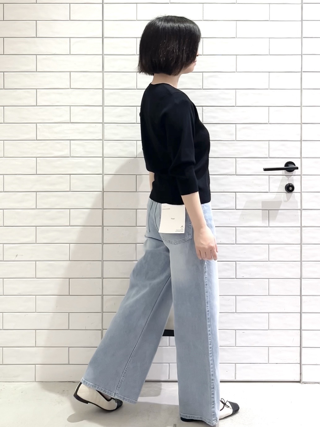 しおりさんの「OPAQUE.CLIP｜フリルヘンリーネックニット【洗濯機OK／抗ピル】」を使ったコーディネート
