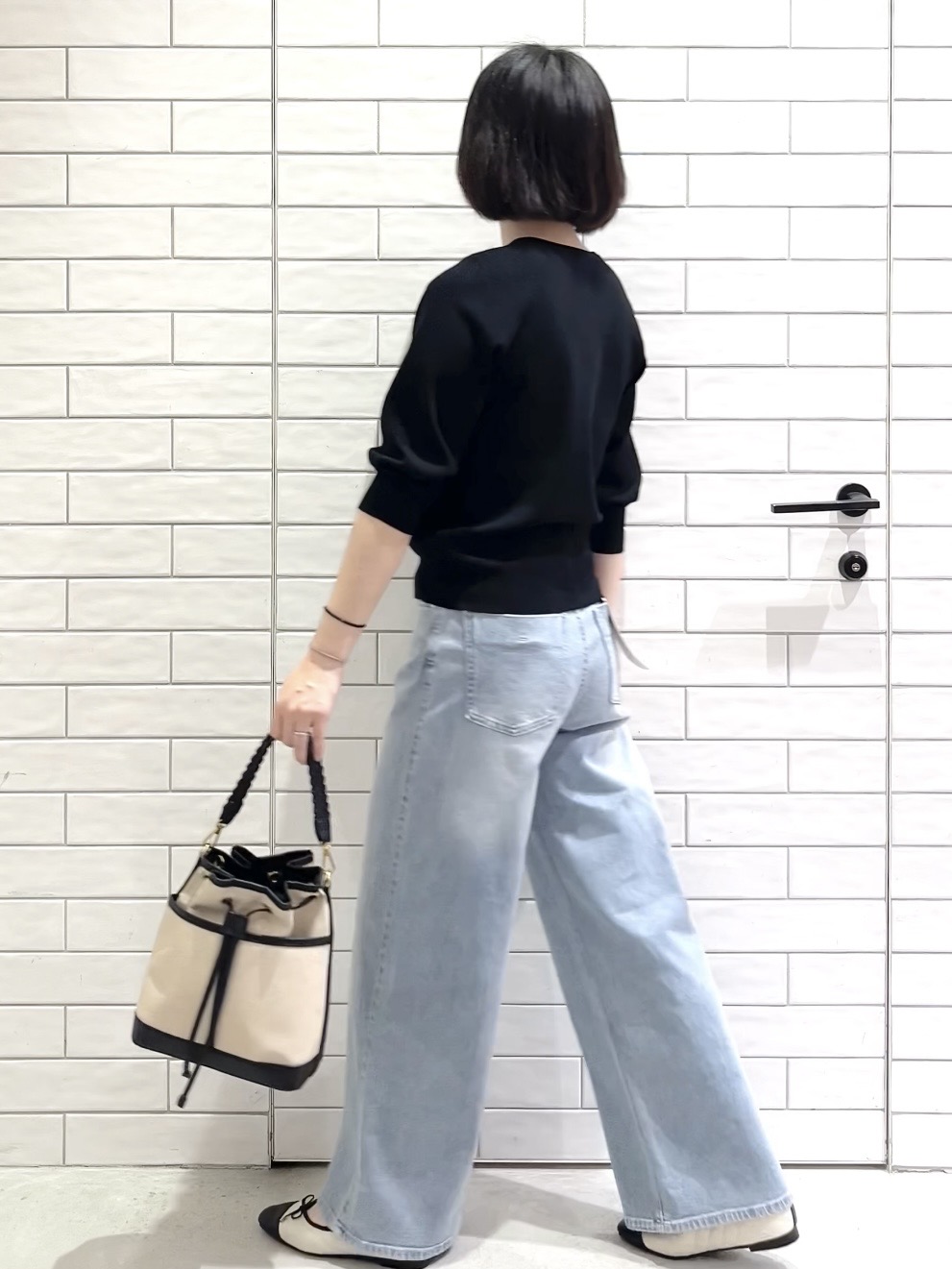 しおりさんの「OPAQUE.CLIP｜フリルヘンリーネックニット【洗濯機OK／抗ピル】」を使ったコーディネート