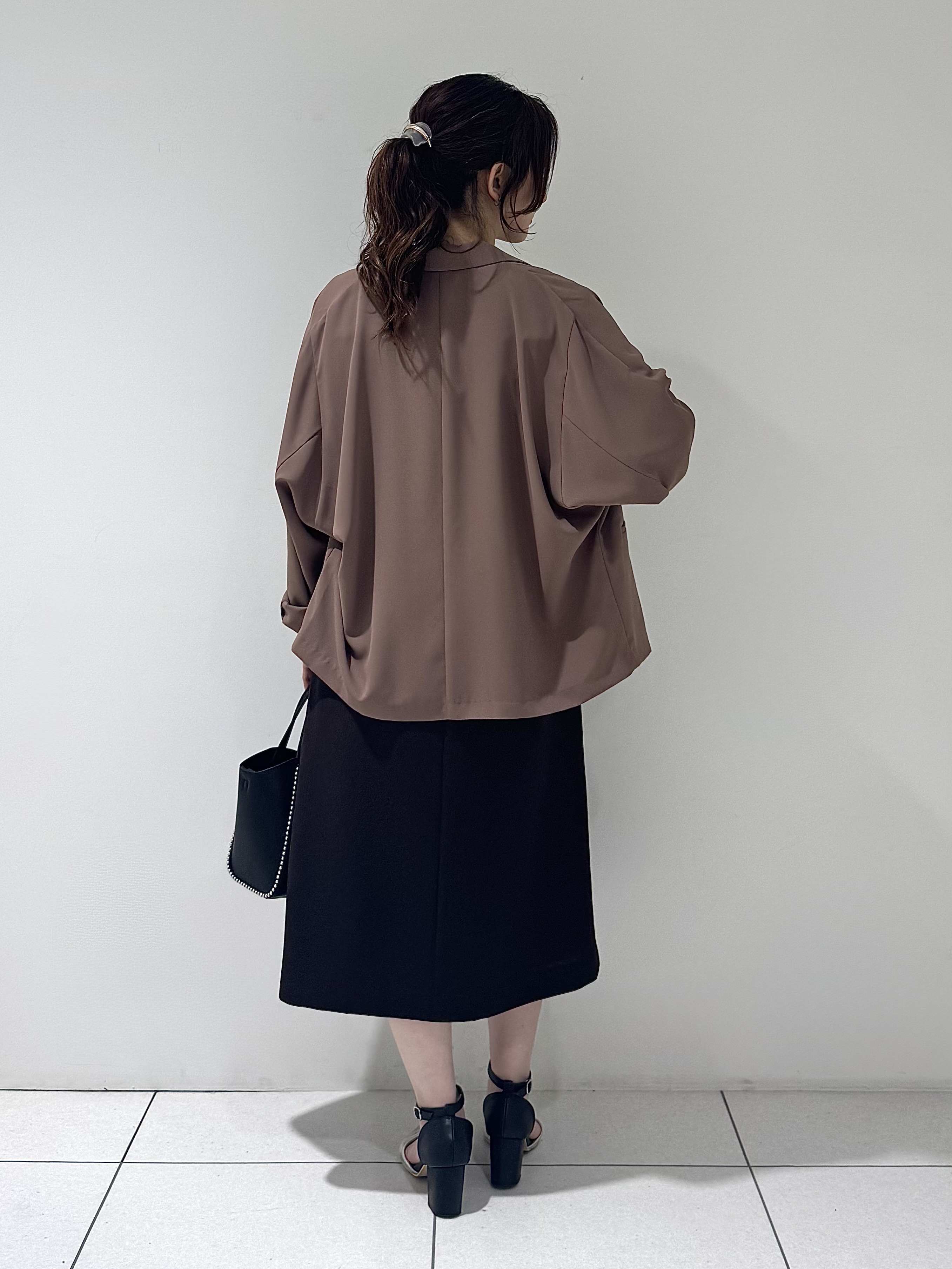 そんさんの「INDIVI｜【さらに軽く軽快！／着る日傘】ドルマンダブルジャケット」を使ったコーディネート