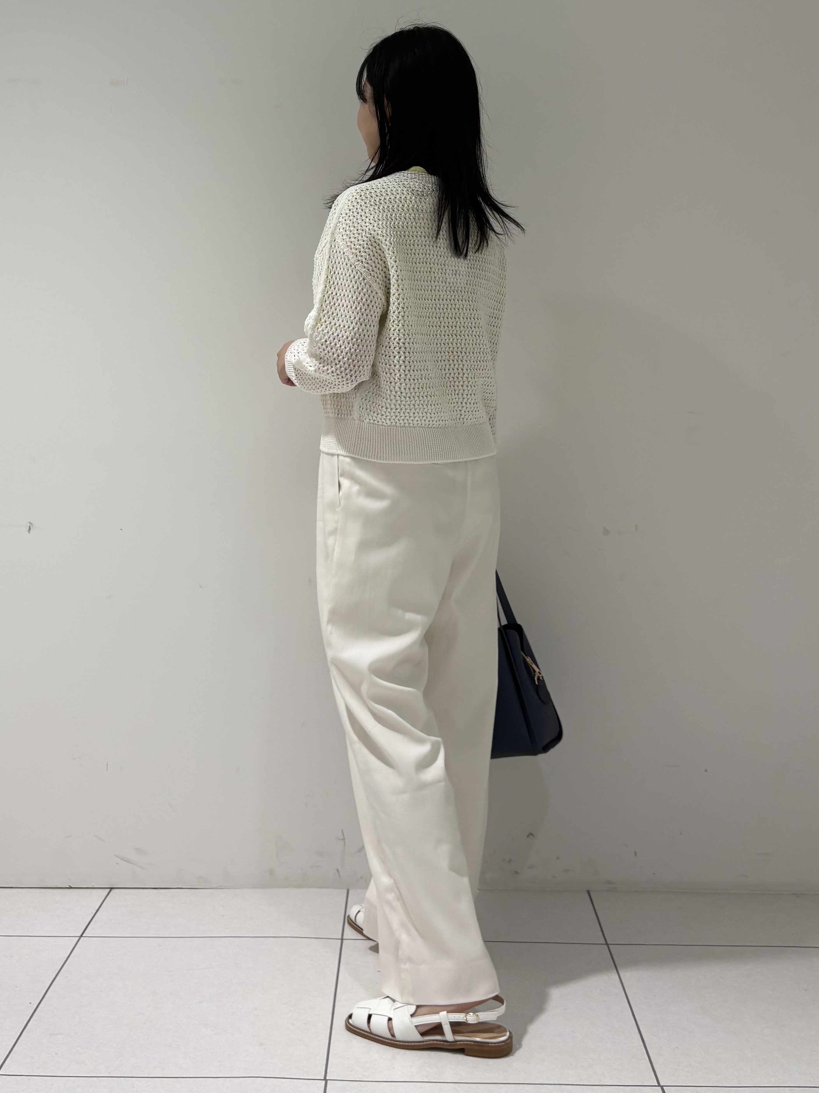 momokoさんの「INDIVI｜【洗える／コットン】メッシュジップニットカーディガン」を使ったコーディネート