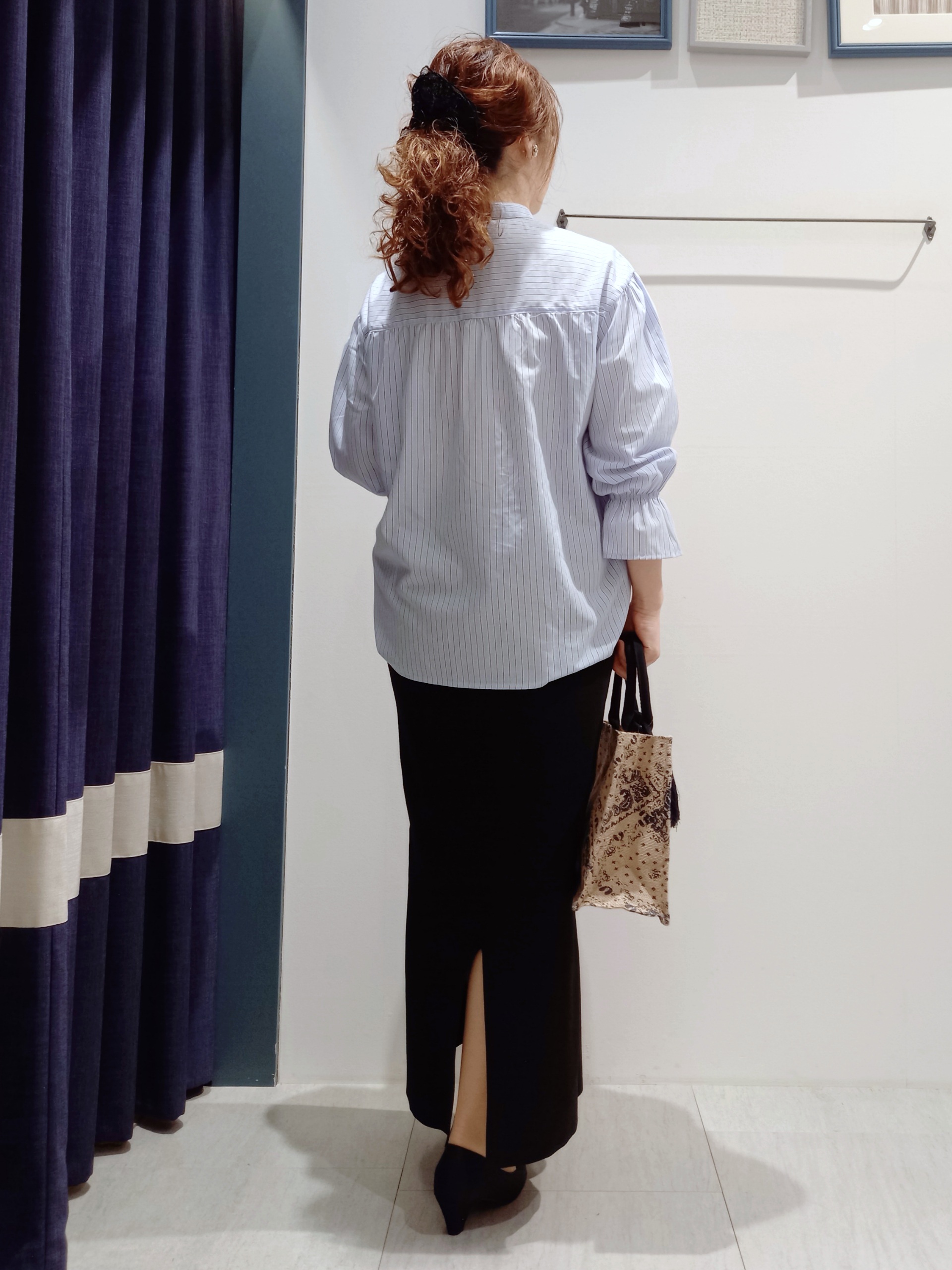 miiさんの「grove｜【貴島明日香さん着用／イージーケア／接触冷感】麻混スタンドギャザーシャツ」を使ったコーディネート