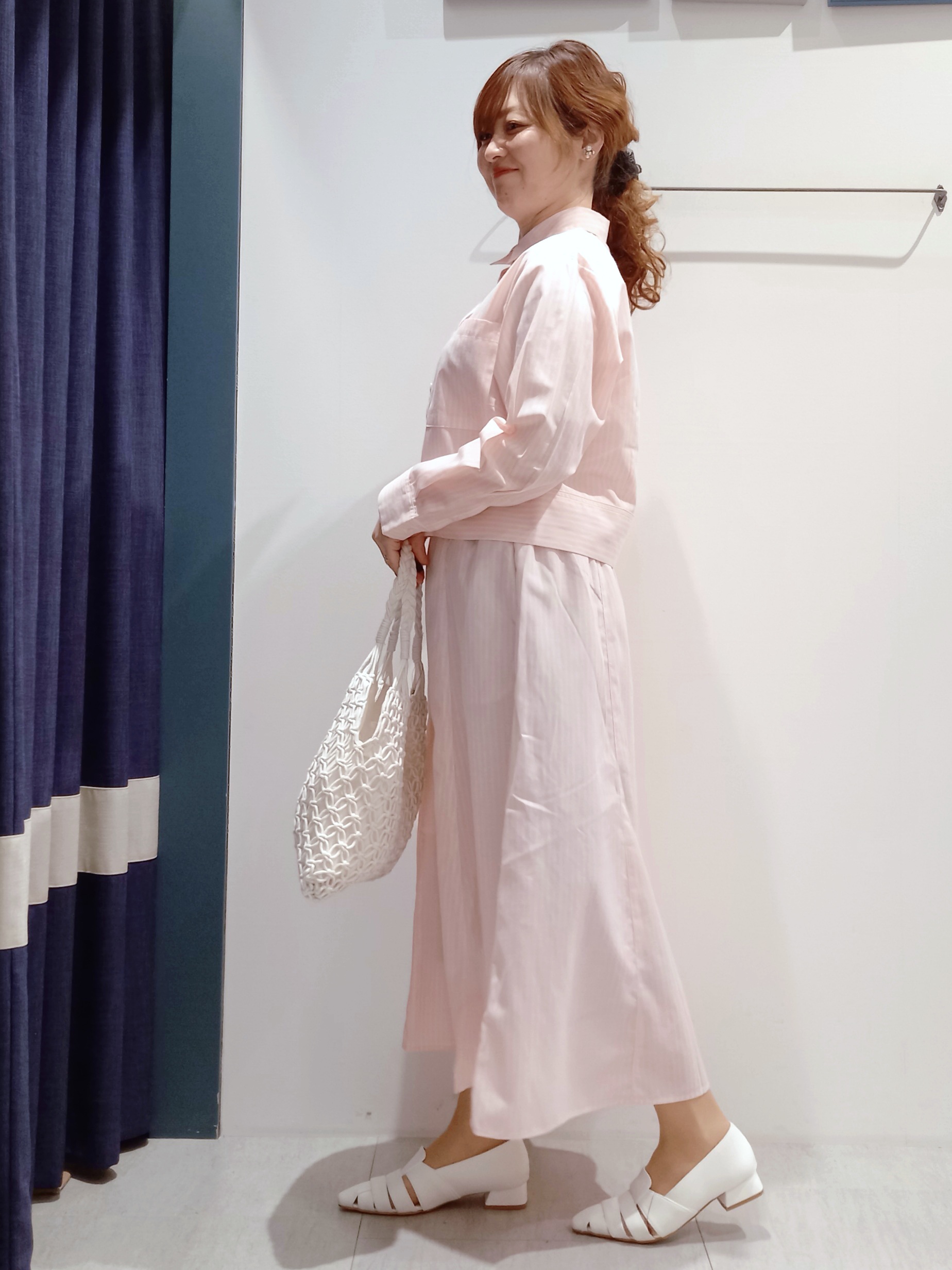 miiさんの「grove｜【貴島明日香さん着用／イージーケア／接触冷感】麻混クロップドシャツ」を使ったコーディネート
