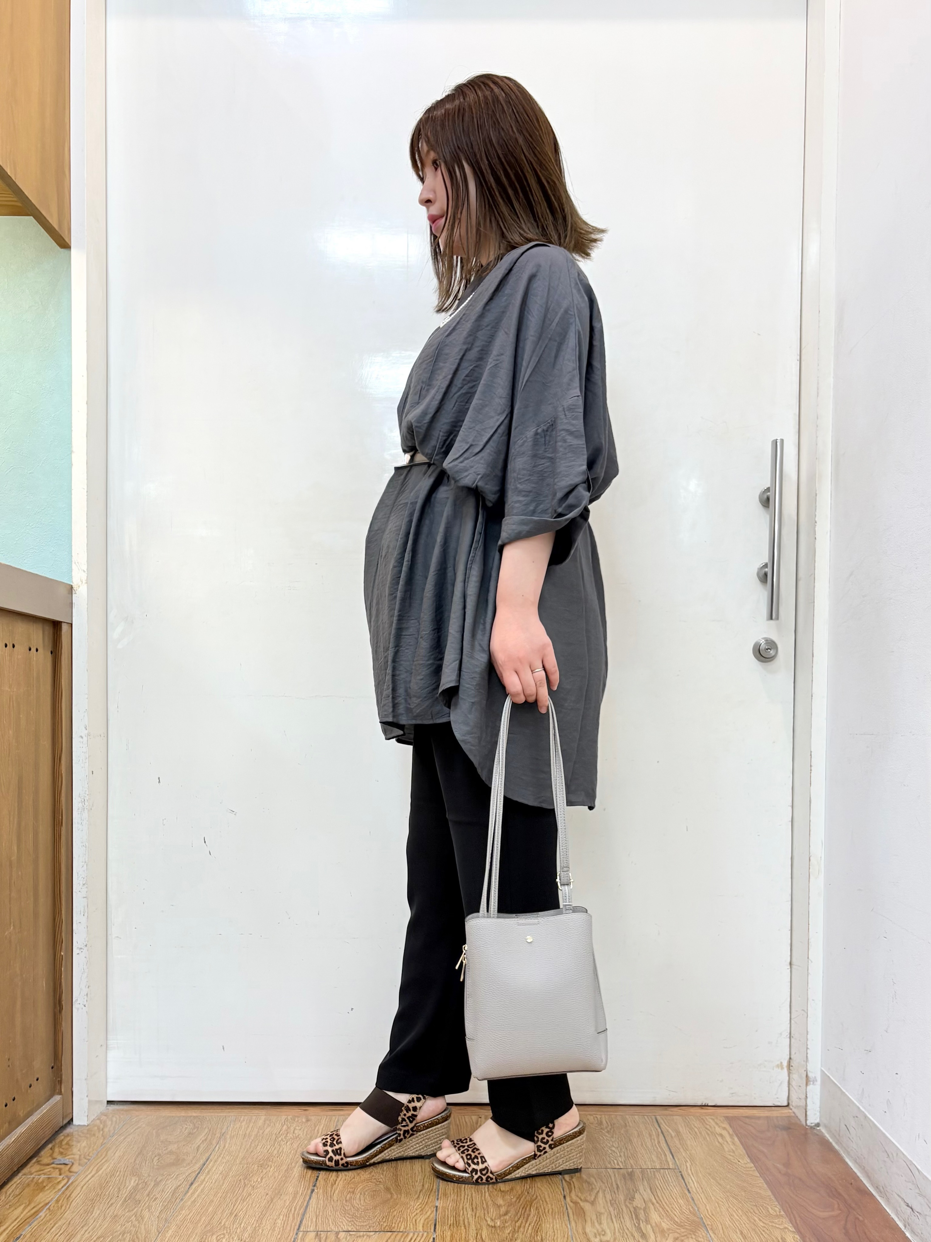 だいわさんの「SHOO･LA･RUE｜【ひんやり/S-LL/洗濯機可】体型カバー叶える 大人のゆるドルマンチュニック」を使ったコーディネート