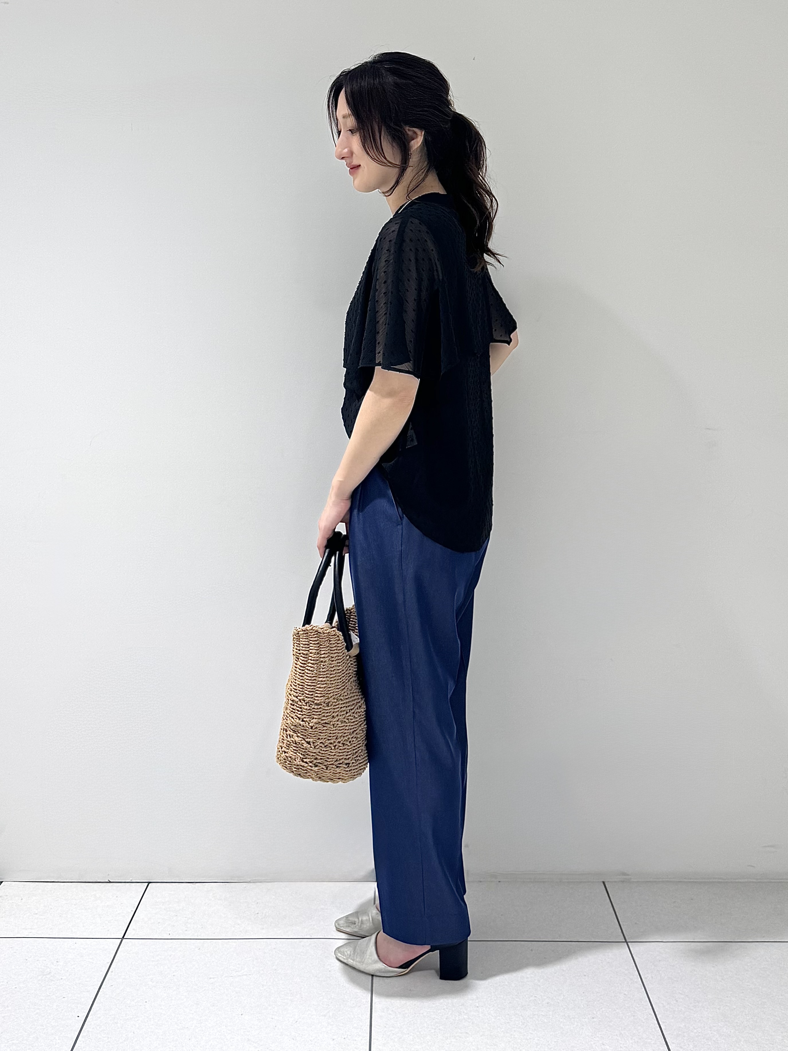 そんさんの「INDIVI｜【洗える／ドットモチーフ】ケープスリーブブラウス」を使ったコーディネート