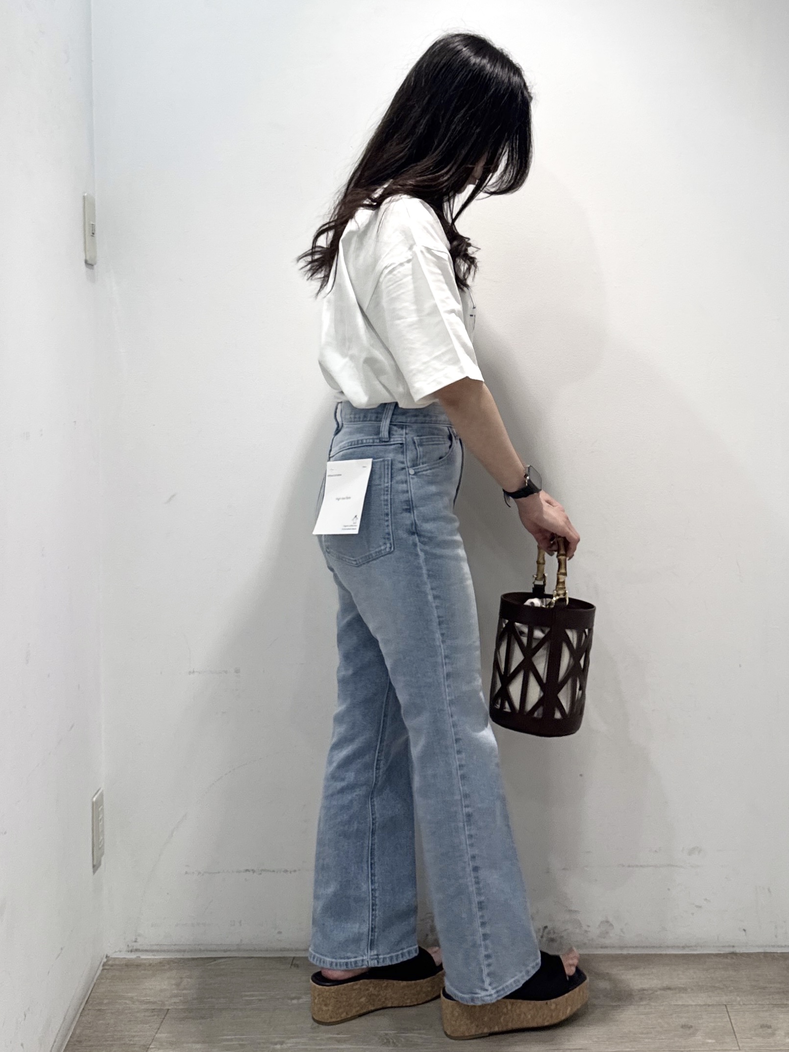 yuicciさんの「OPAQUE.CLIP｜ロゴプリントアソートTシャツ【洗濯機OK】」を使ったコーディネート