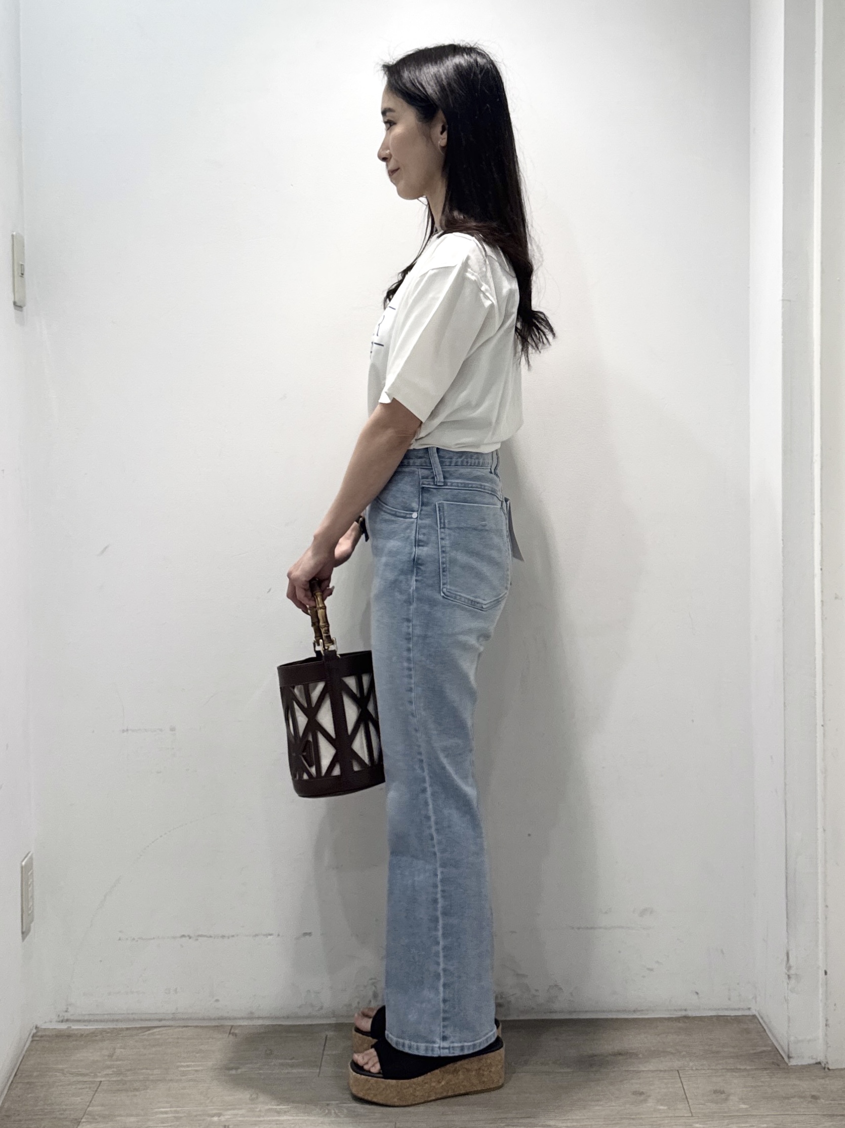 yuicciさんの「OPAQUE.CLIP｜ロゴプリントアソートTシャツ【洗濯機OK】」を使ったコーディネート