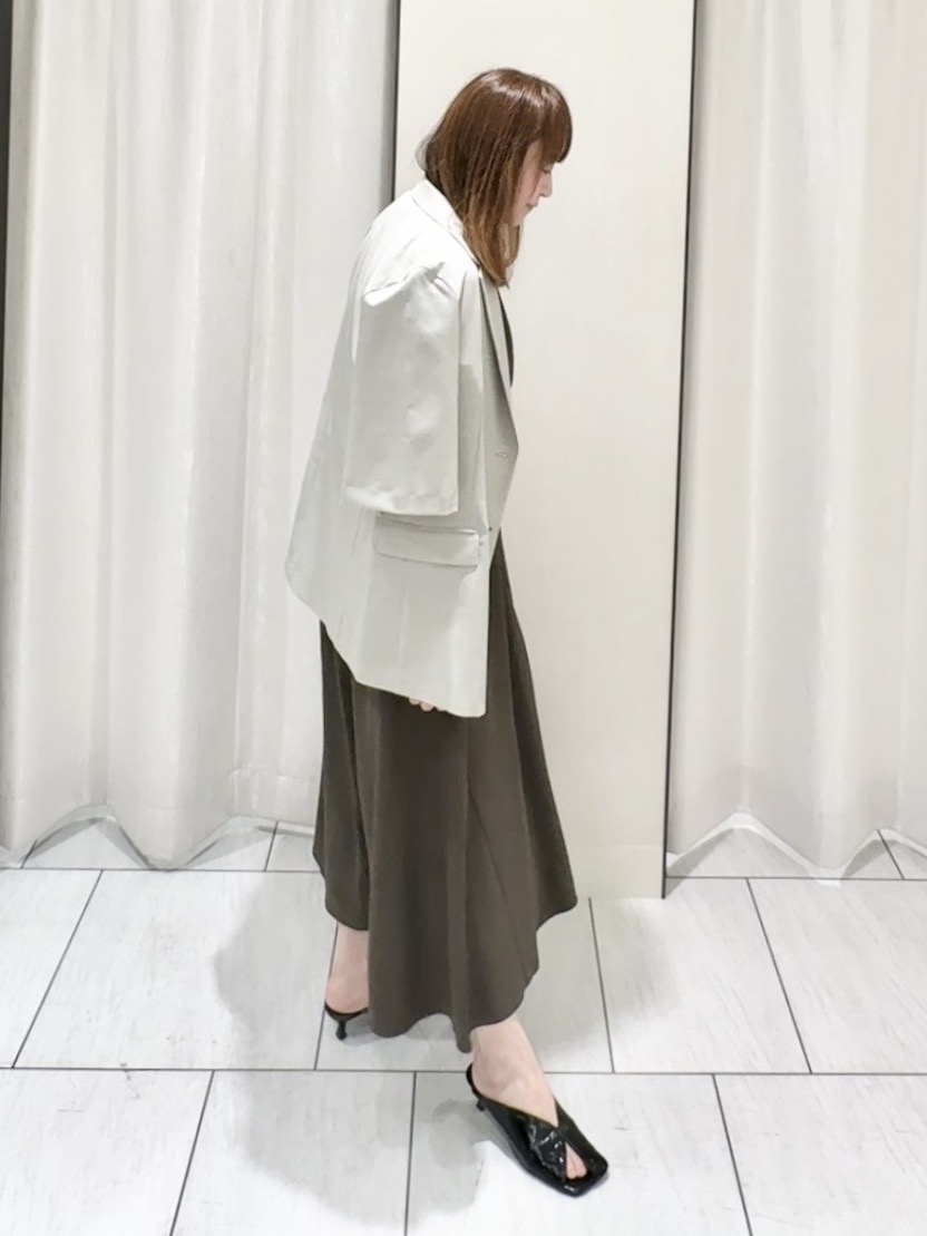 ʏᴜᴋɪᴋᴏさんの「UNTITLED｜【シワになりにくい/セットアップ可/接触冷感】ハーフスリーブジャケット」を使ったコーディネート
