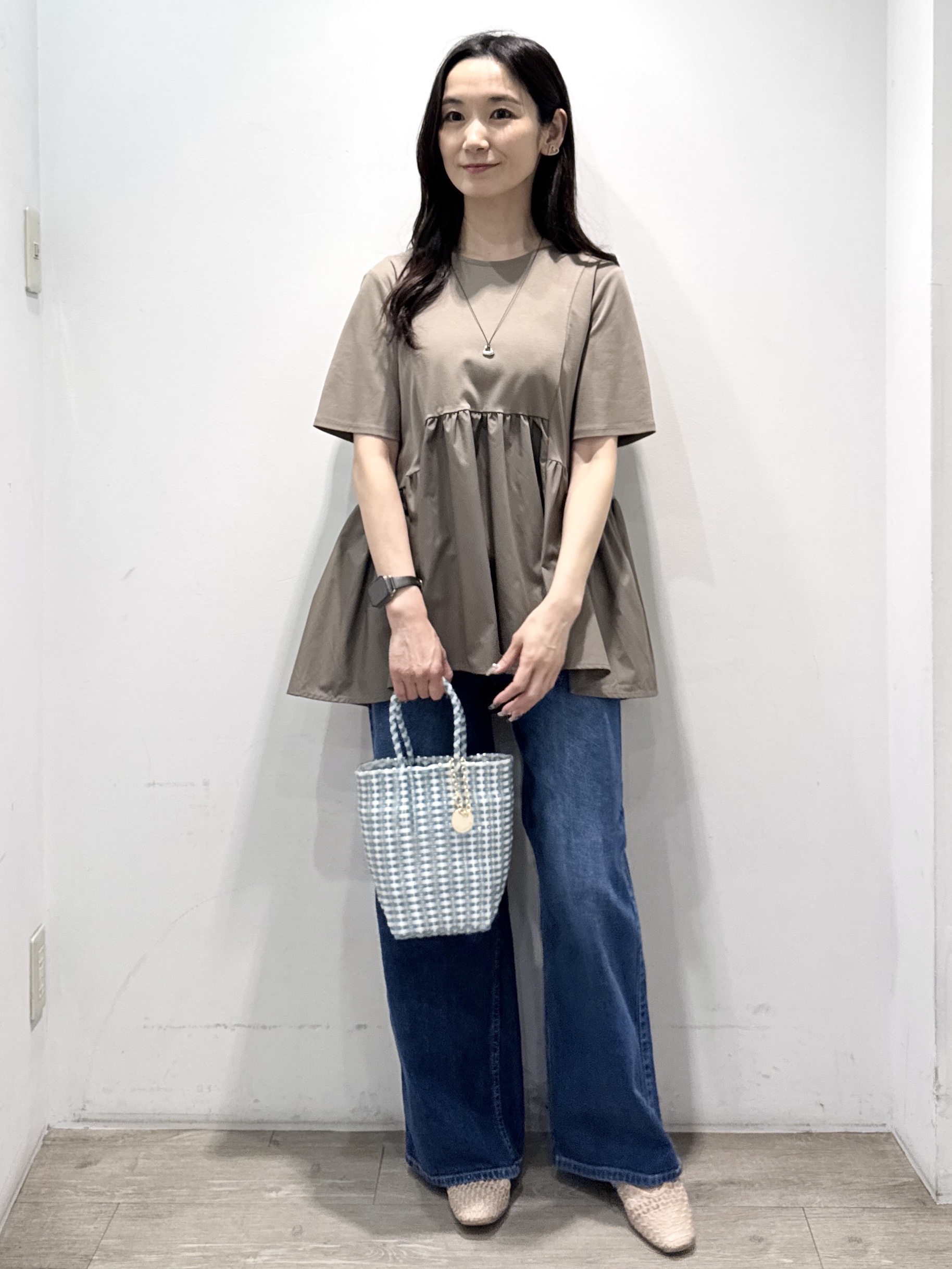 yuicciさんの「OPAQUE.CLIP｜ペプラムドッキングカットソー【洗濯機OK】」を使ったコーディネート