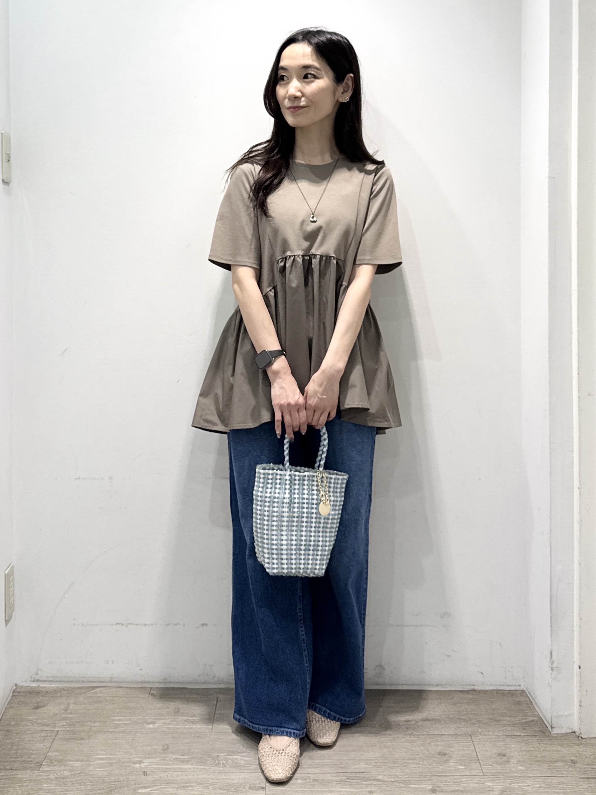 yuicciさんの「OPAQUE.CLIP｜ペプラムドッキングカットソー【洗濯機OK】」を使ったコーディネート