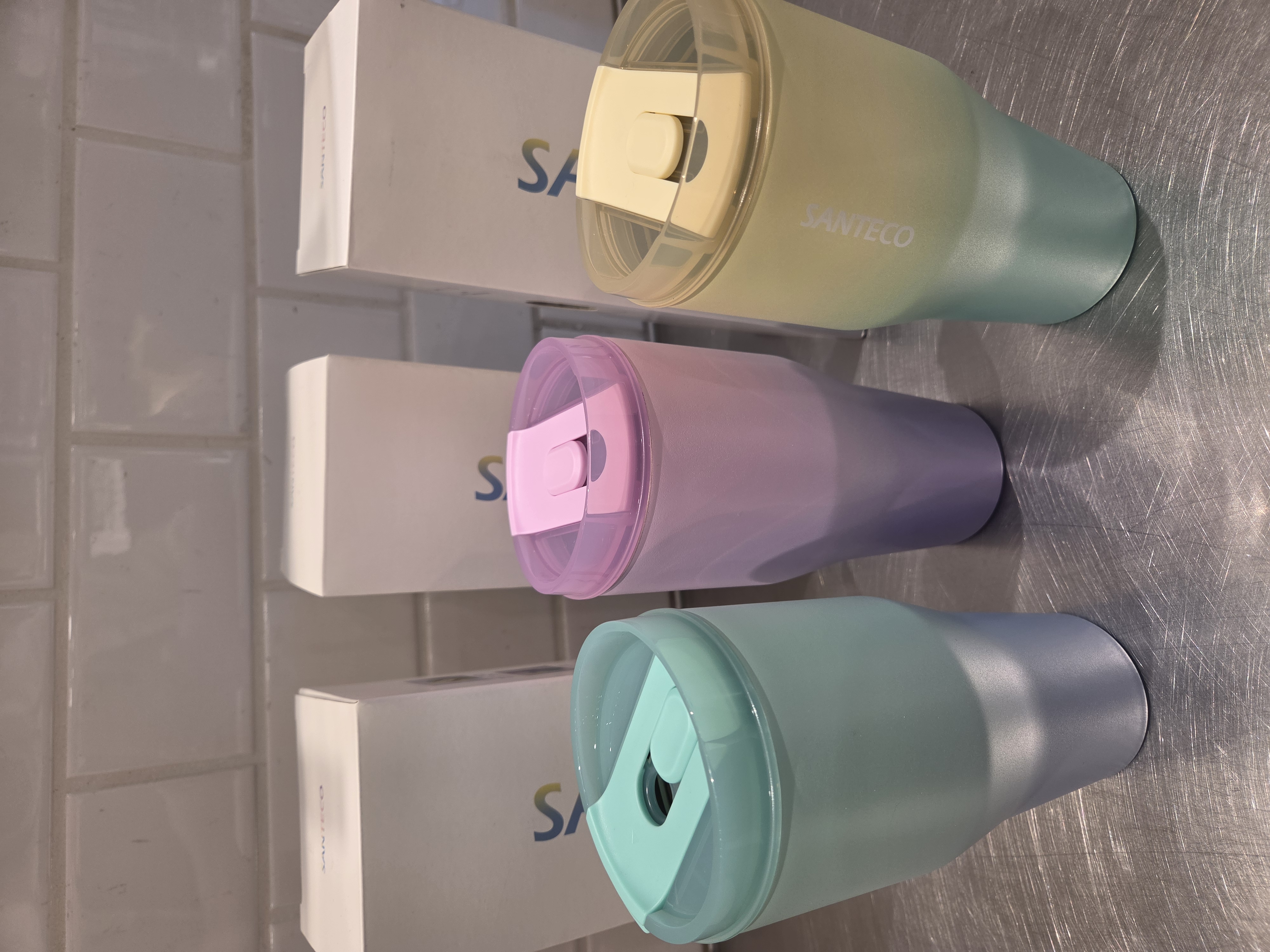 さっきーさんの「212 KITCHEN STORE｜ANIE 2WAYタンブラー670 イエロー&times;グリーン」を使ったコーディネート