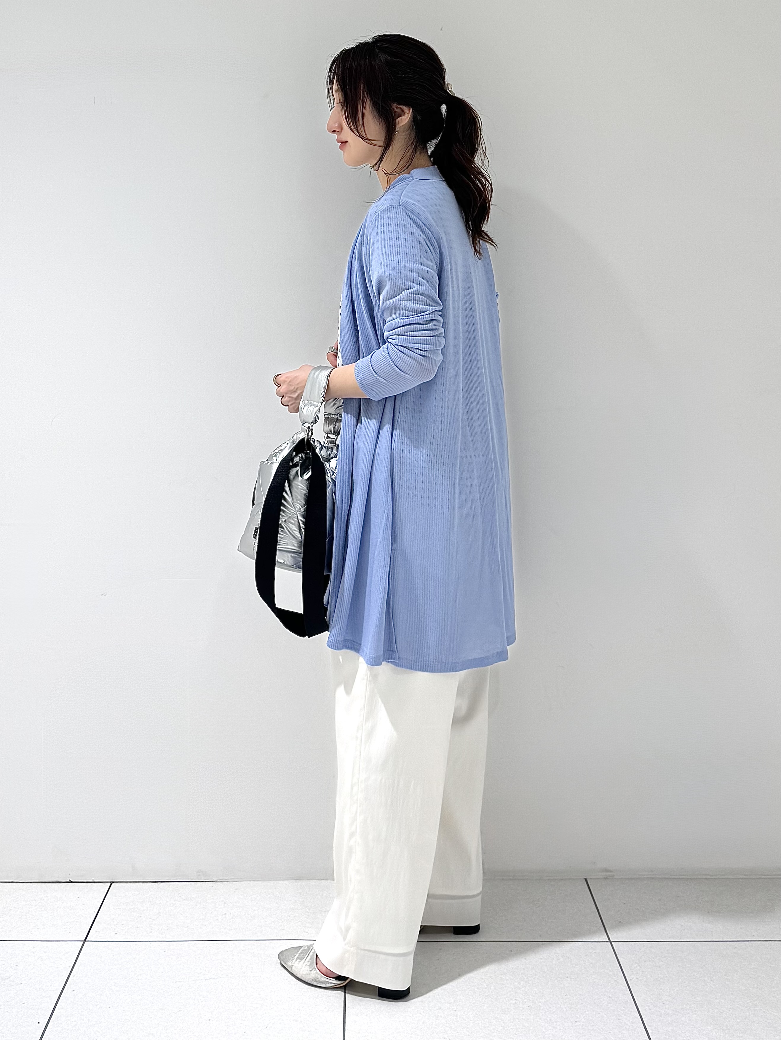 そんさんの「INDIVI｜【洗える／アンサンブル可能】シアースストライプカーディガン」を使ったコーディネート