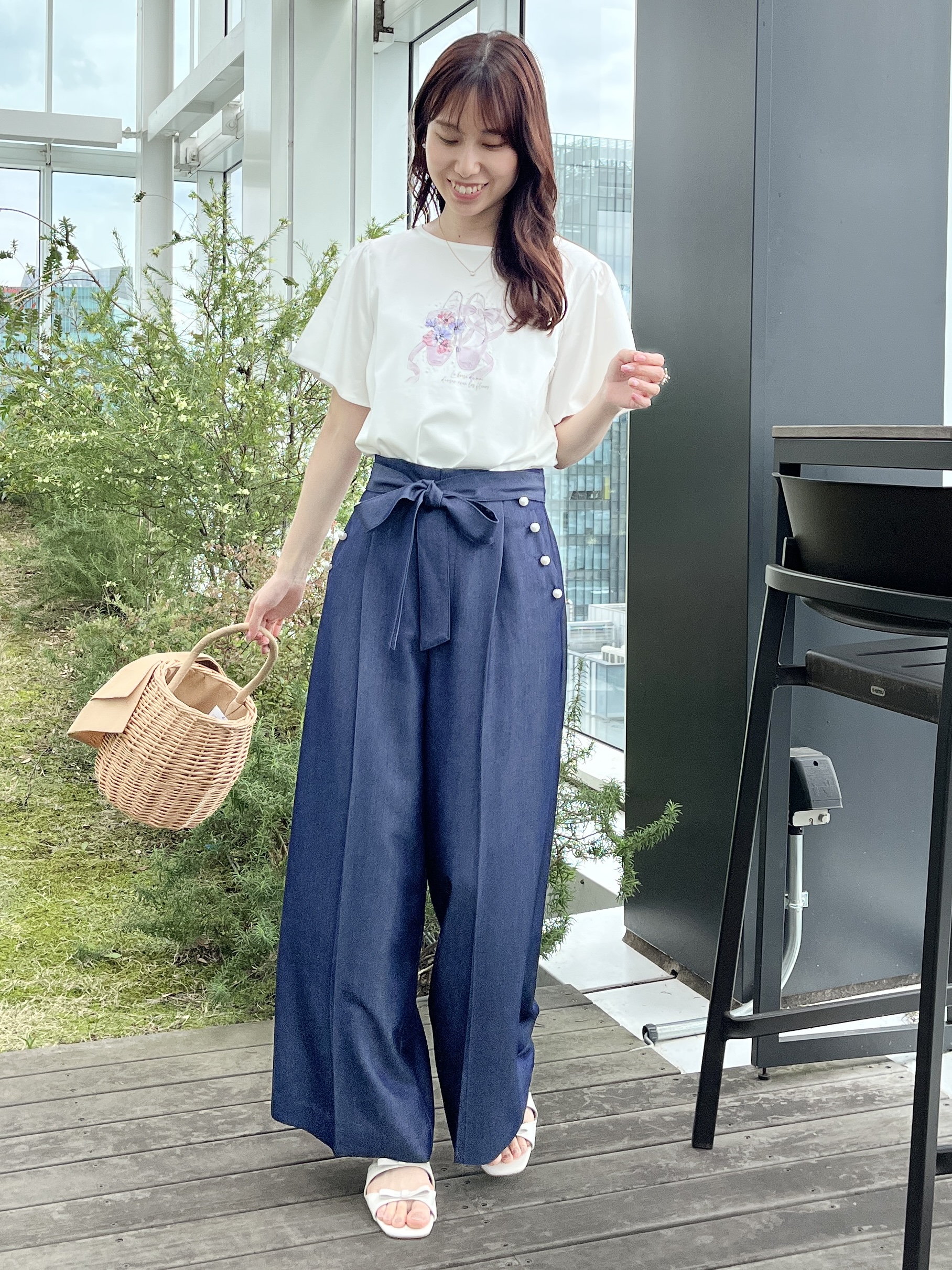 はばさんの「Couture brooch｜【接触冷感・UVカット・洗える】トゥシューズプリントTシャツ」を使ったコーディネート